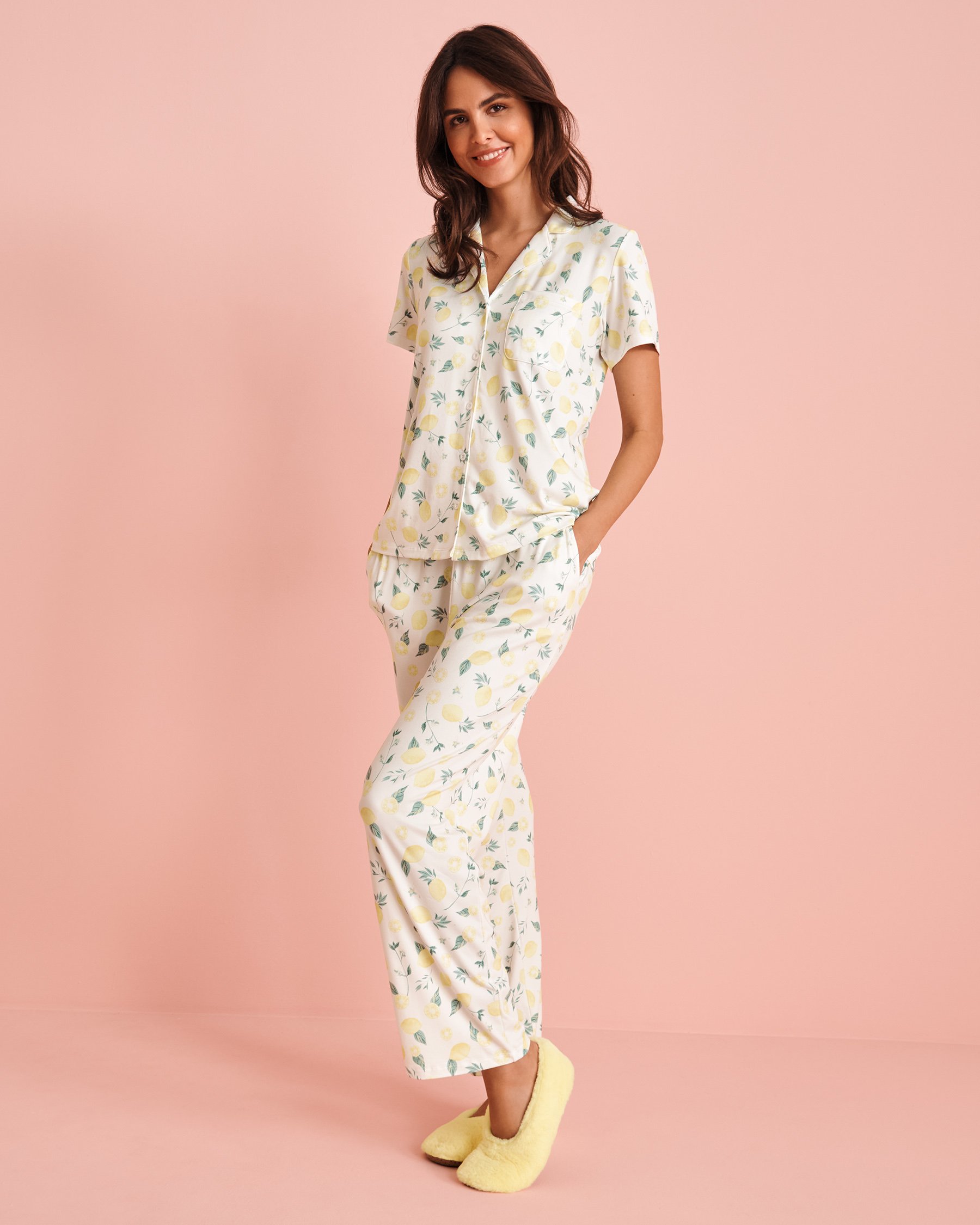 LA VIE EN ROSE Lemon Print Super Soft Pajama Pants White/Lemons 40200704 - View1