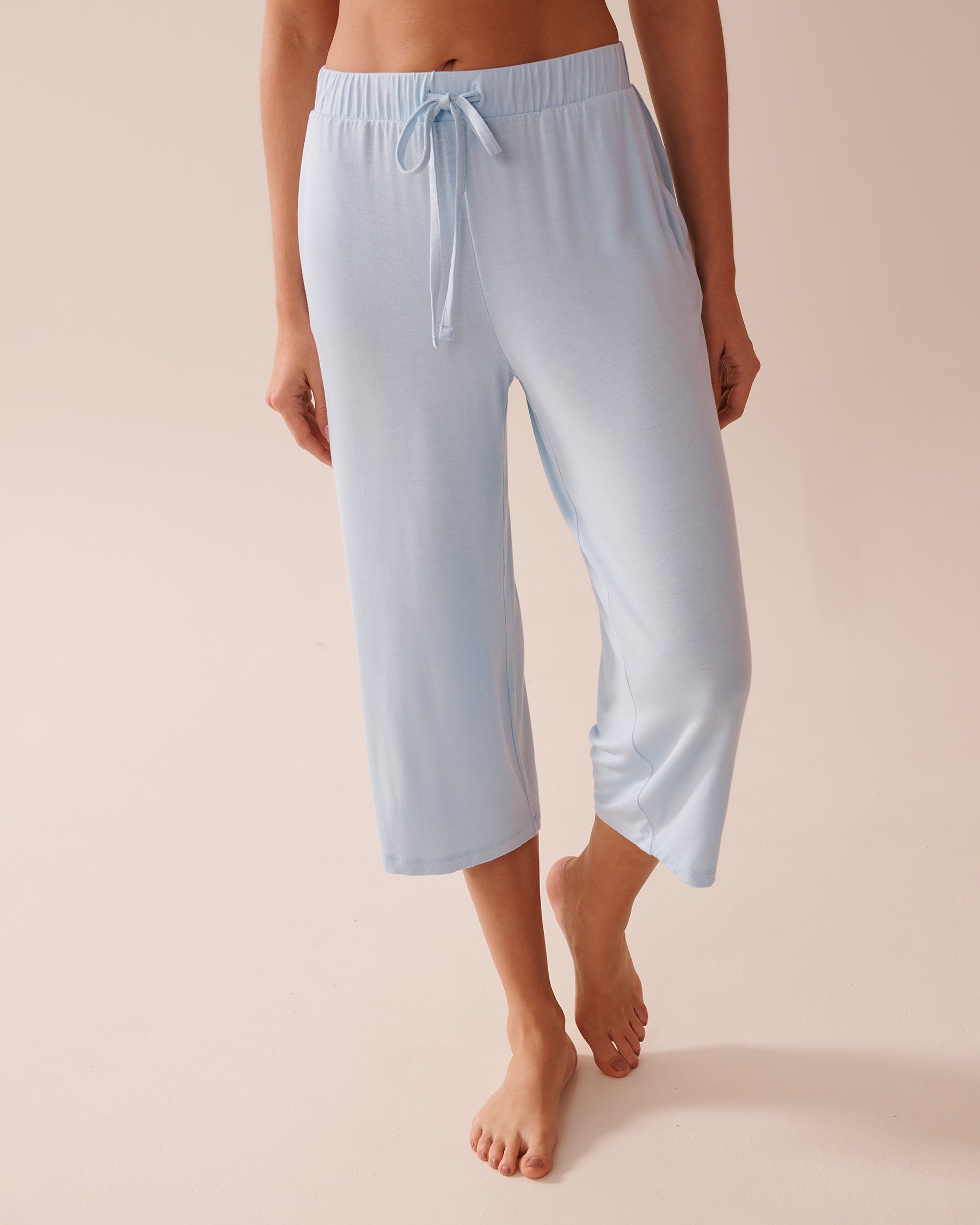 LA VIE EN ROSE Capri de pyjama en jersey doux Bleu ciel 40200709 - Voir1