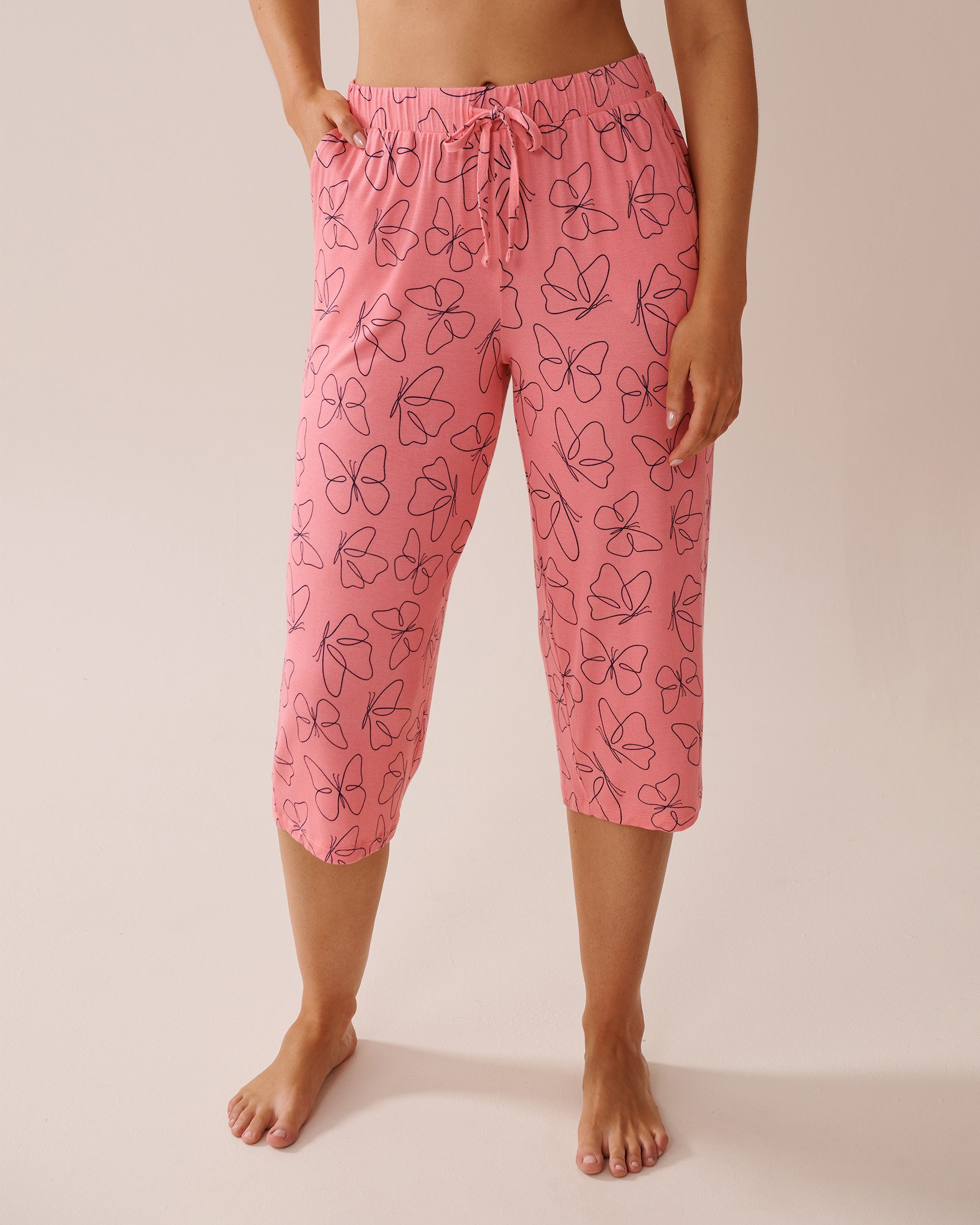 LA VIE EN ROSE Butterfly Print Soft Jersey Pajama Capris Tulip Pink/Butterflies 40200709 - View1