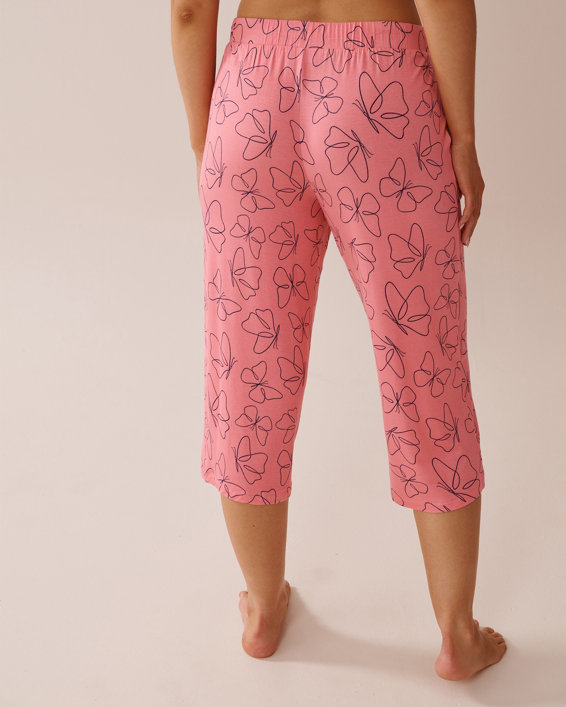 LA VIE EN ROSE Butterfly Print Soft Jersey Pajama Capris Tulip Pink/Butterflies 40200709 - View2