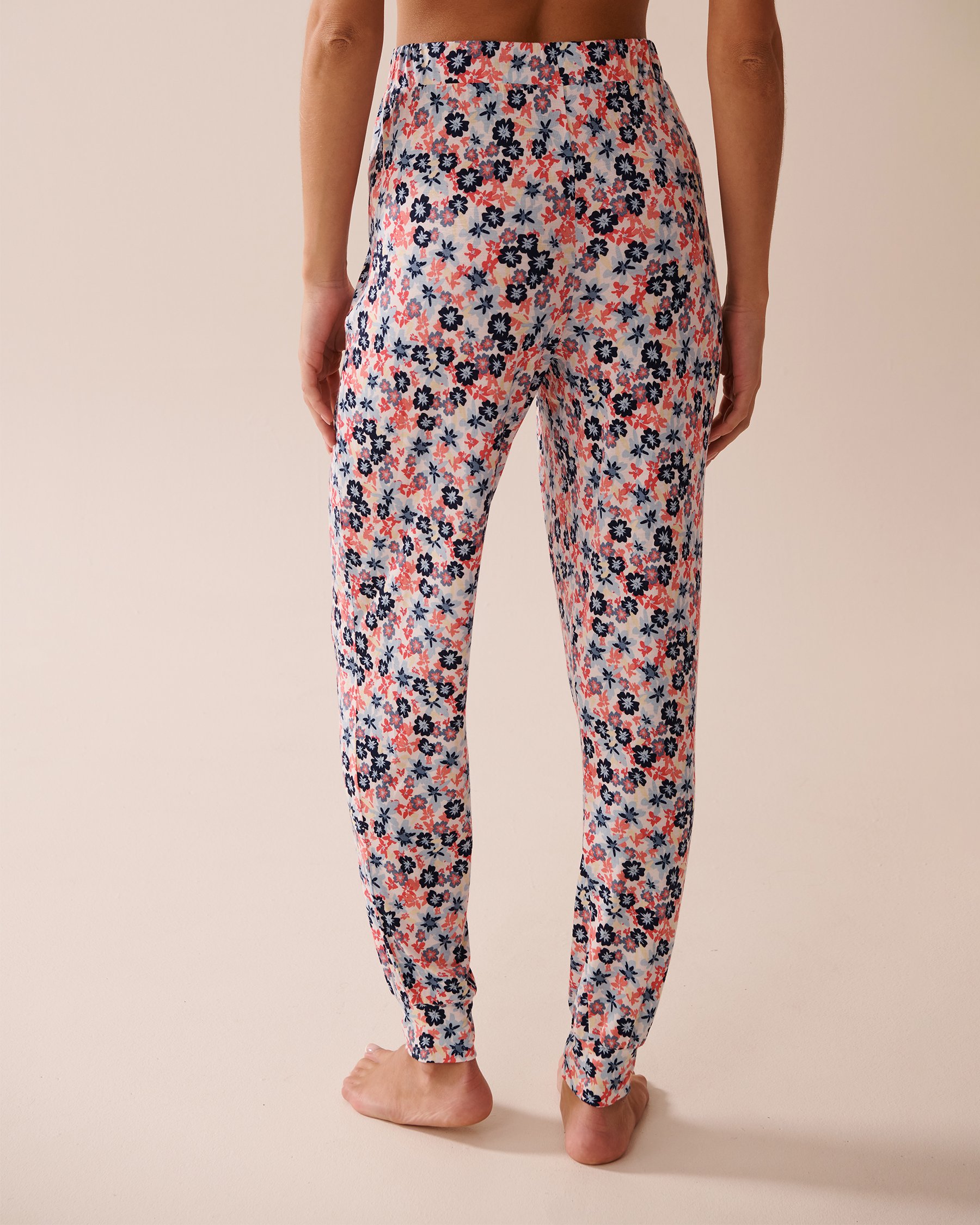 LA VIE EN ROSE Pantalon de pyjama jogger en jersey doux imprimé à fleurs Petites fleurs 40200710 - Voir2