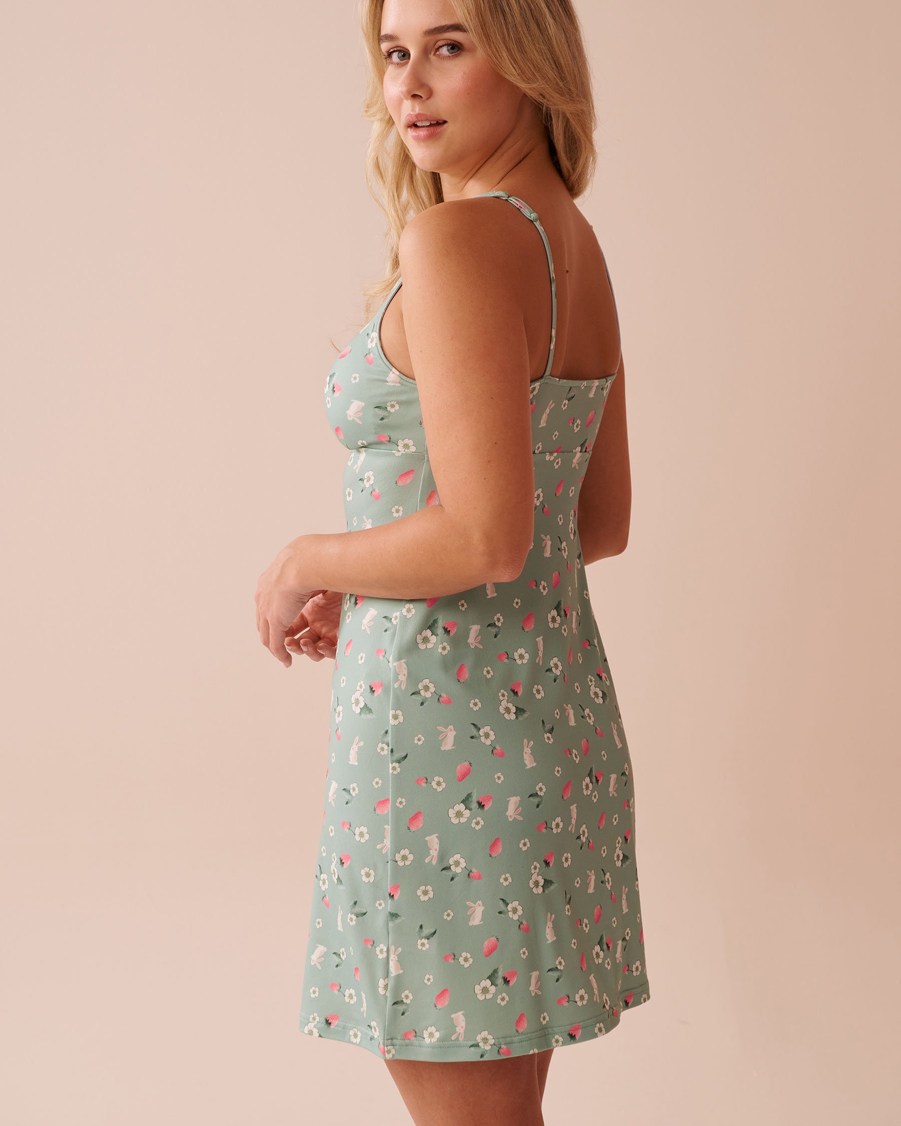 LA VIE EN ROSE Nuisette ultra douce imprimé lapin et fraise Vert/Lapins et fraises 40500415 - Voir2
