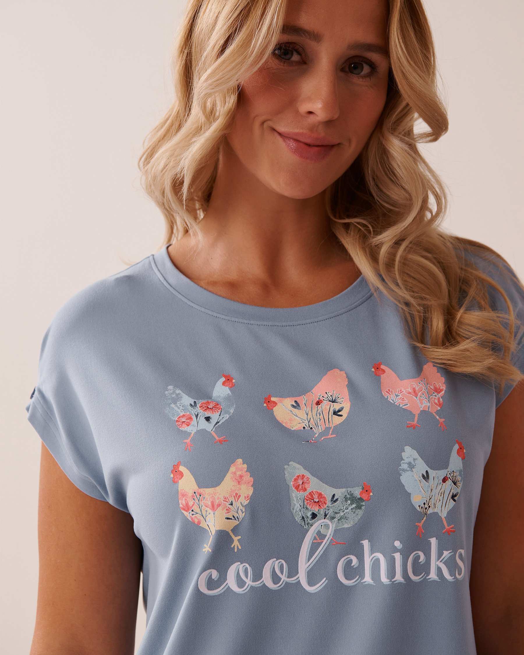 LA VIE EN ROSE Chemise de nuit ultra douce imprimé poule Bleu nuage 40500420 - Voir3