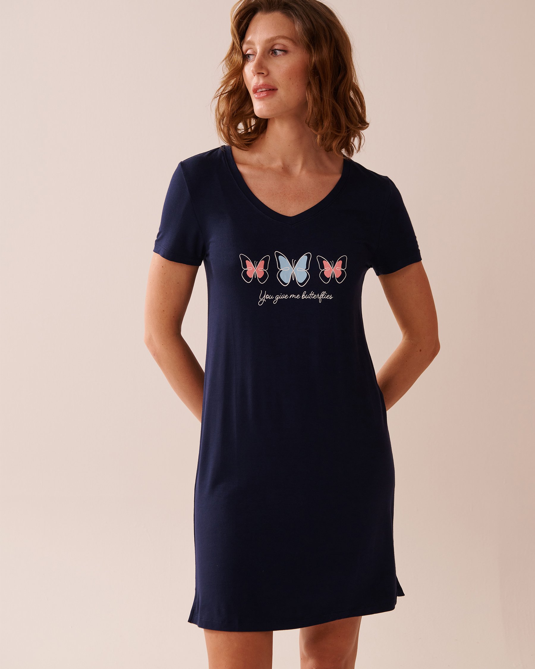 LA VIE EN ROSE Chemise de nuit manches courtes en jersey doux imprimé papillon Bleu marine 40500426 - View1