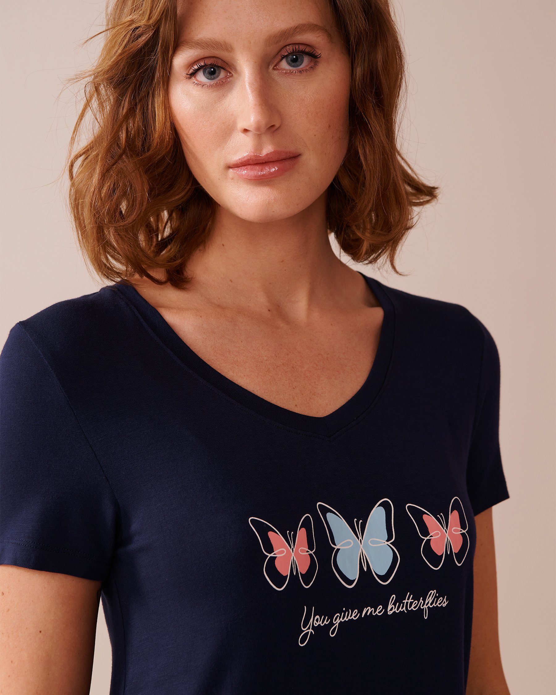 LA VIE EN ROSE Chemise de nuit manches courtes en jersey doux imprimé papillon Bleu marine 40500426 - View3