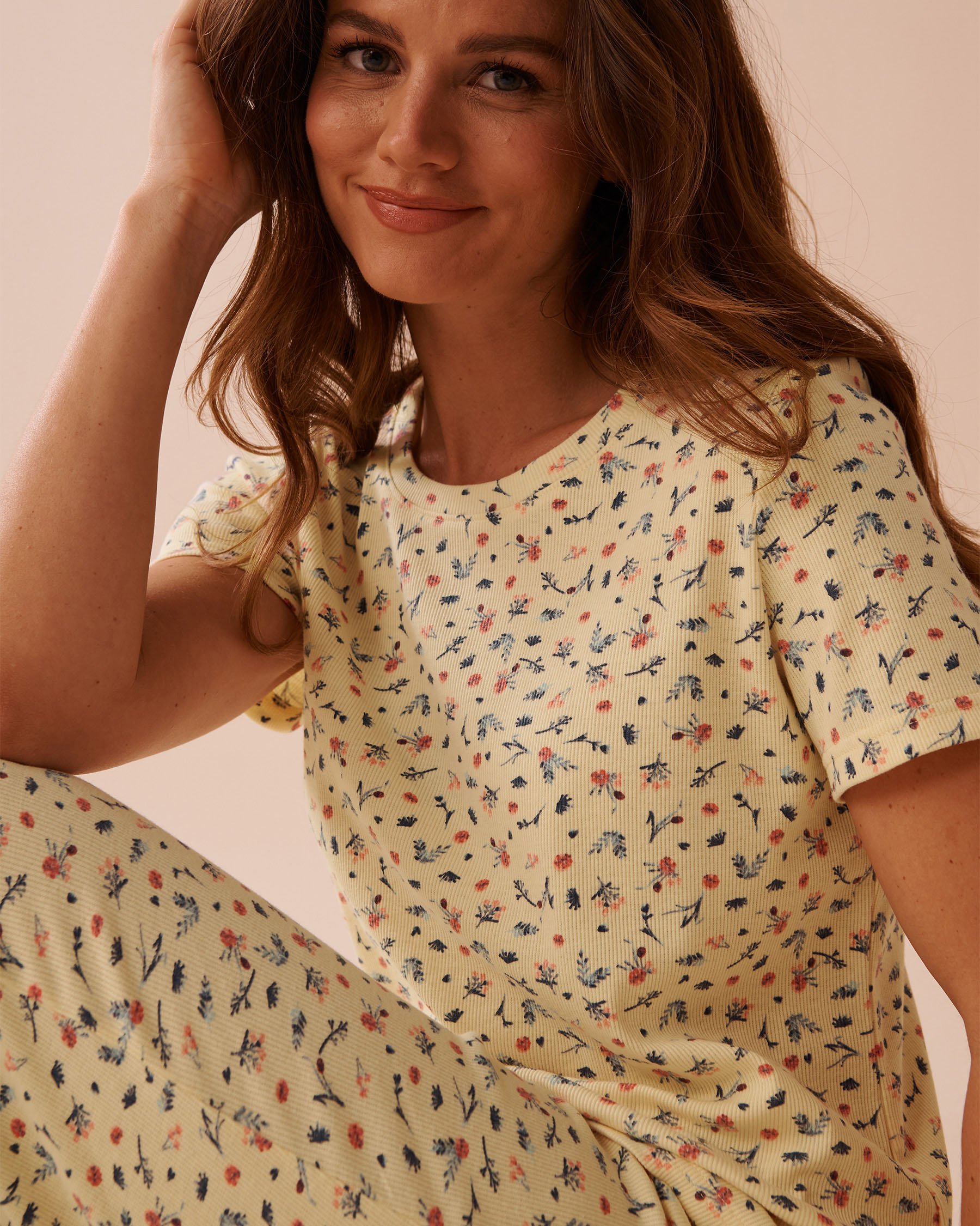 LA VIE EN ROSE Ditsy Floral Print Ribbed T-shirt Spring Bouquet 40100713 - View3