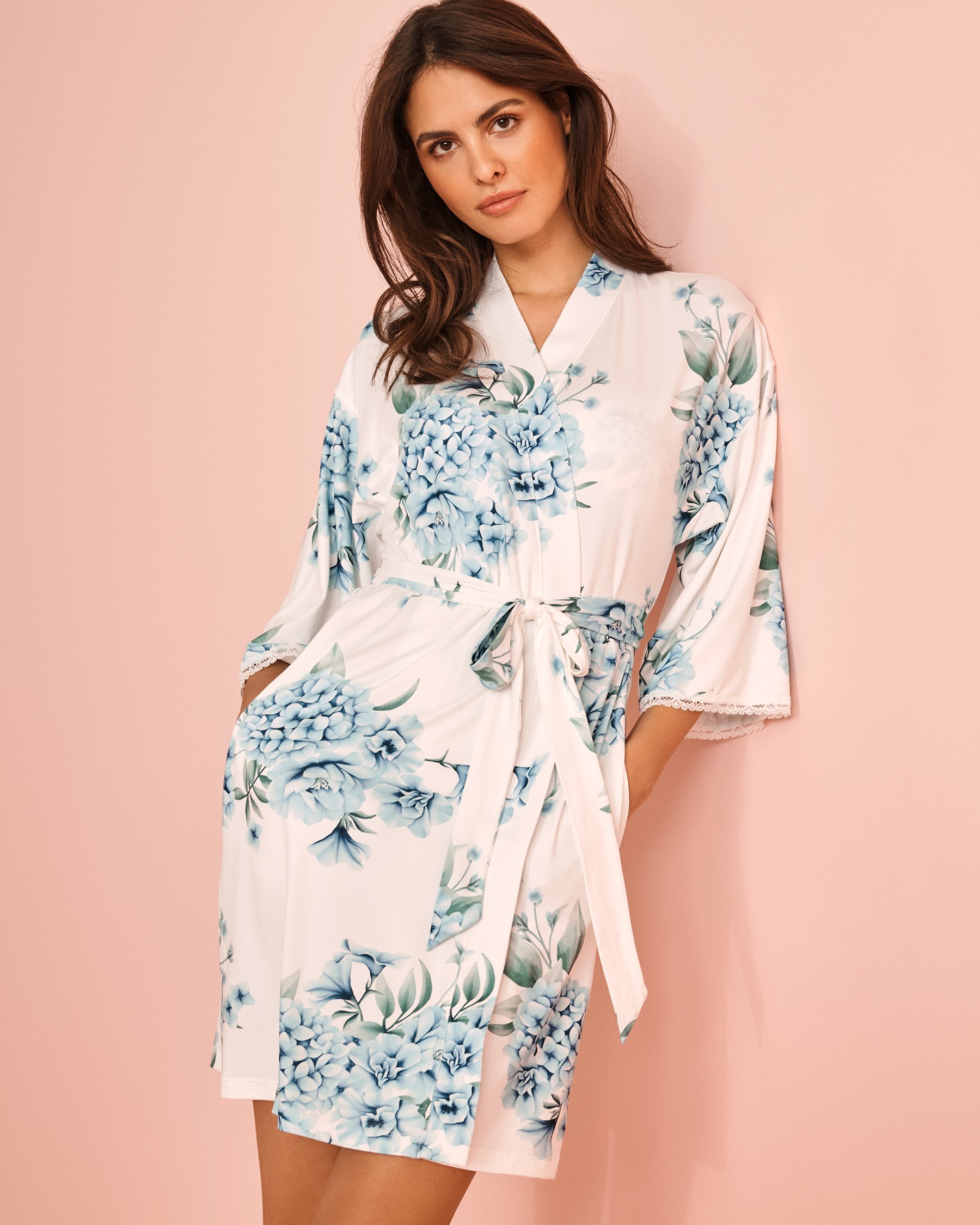 LA VIE EN ROSE Hydrangea Print Super Soft Kimono Blue Hydrangea Garden 40600203 - View1