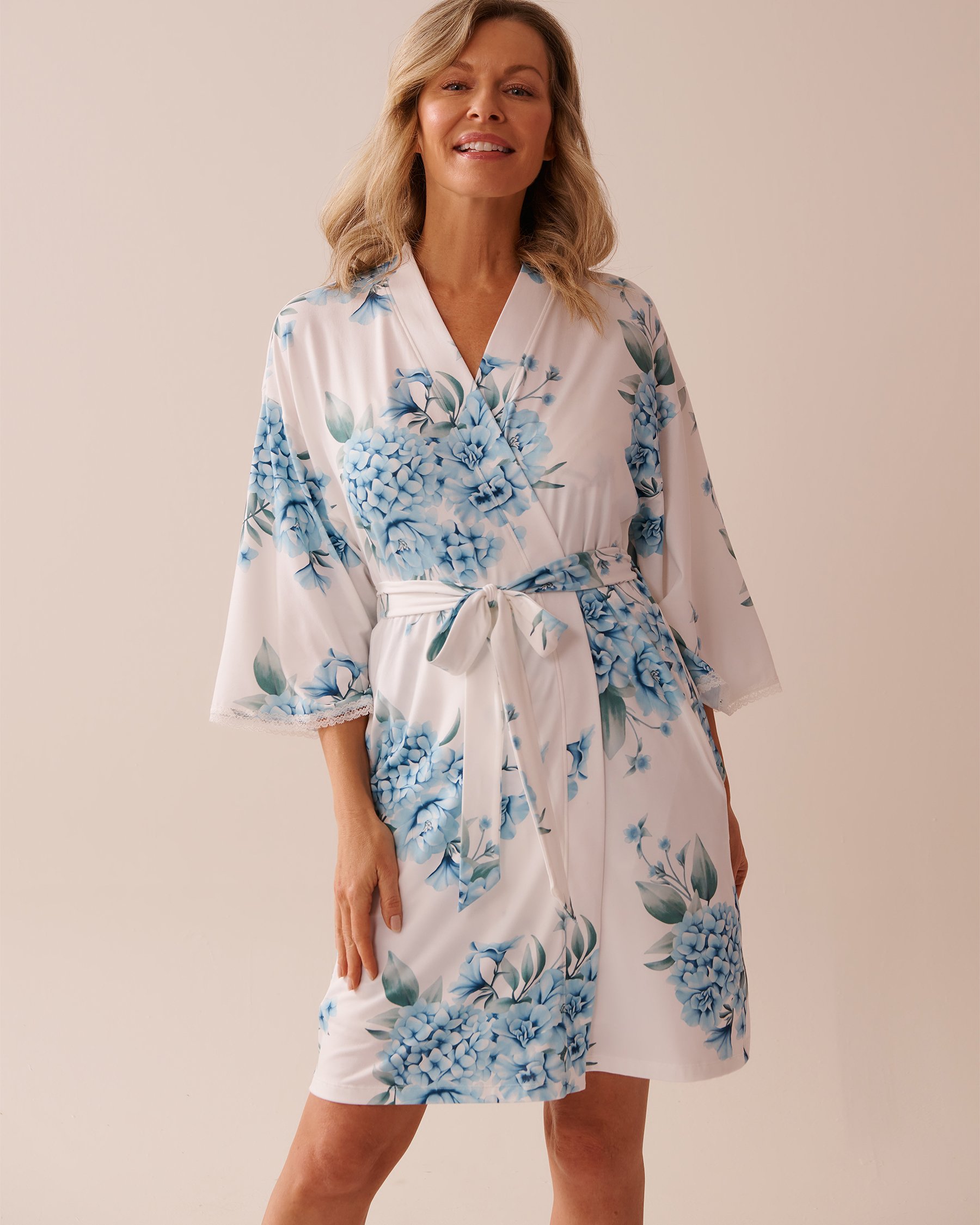 LA VIE EN ROSE Hydrangea Print Super Soft Kimono Blue Hydrangea Garden 40600203 - View4