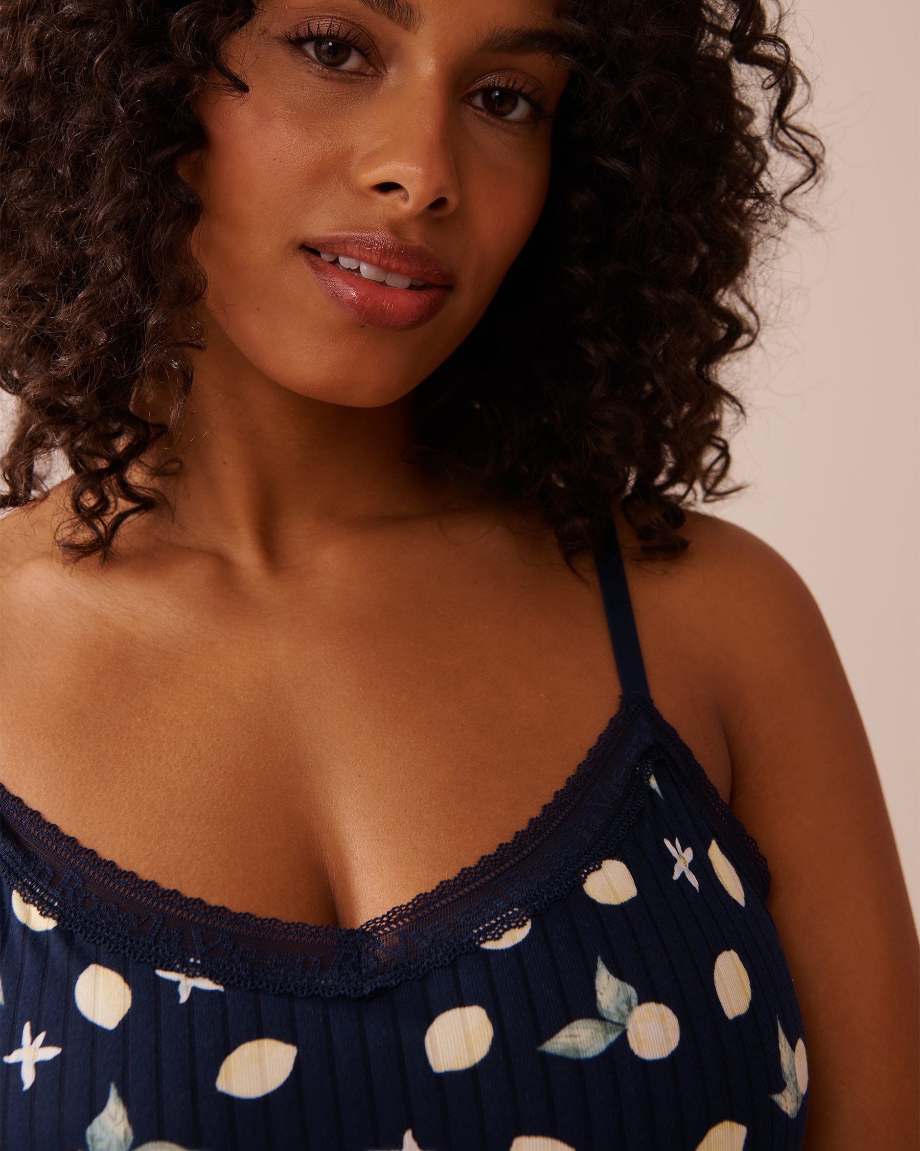 LA VIE EN ROSE Lemon Print Lace Trim Ribbed Jersey Cami with Shelf Bra Navy Blue/Lemons 40100705 - View3