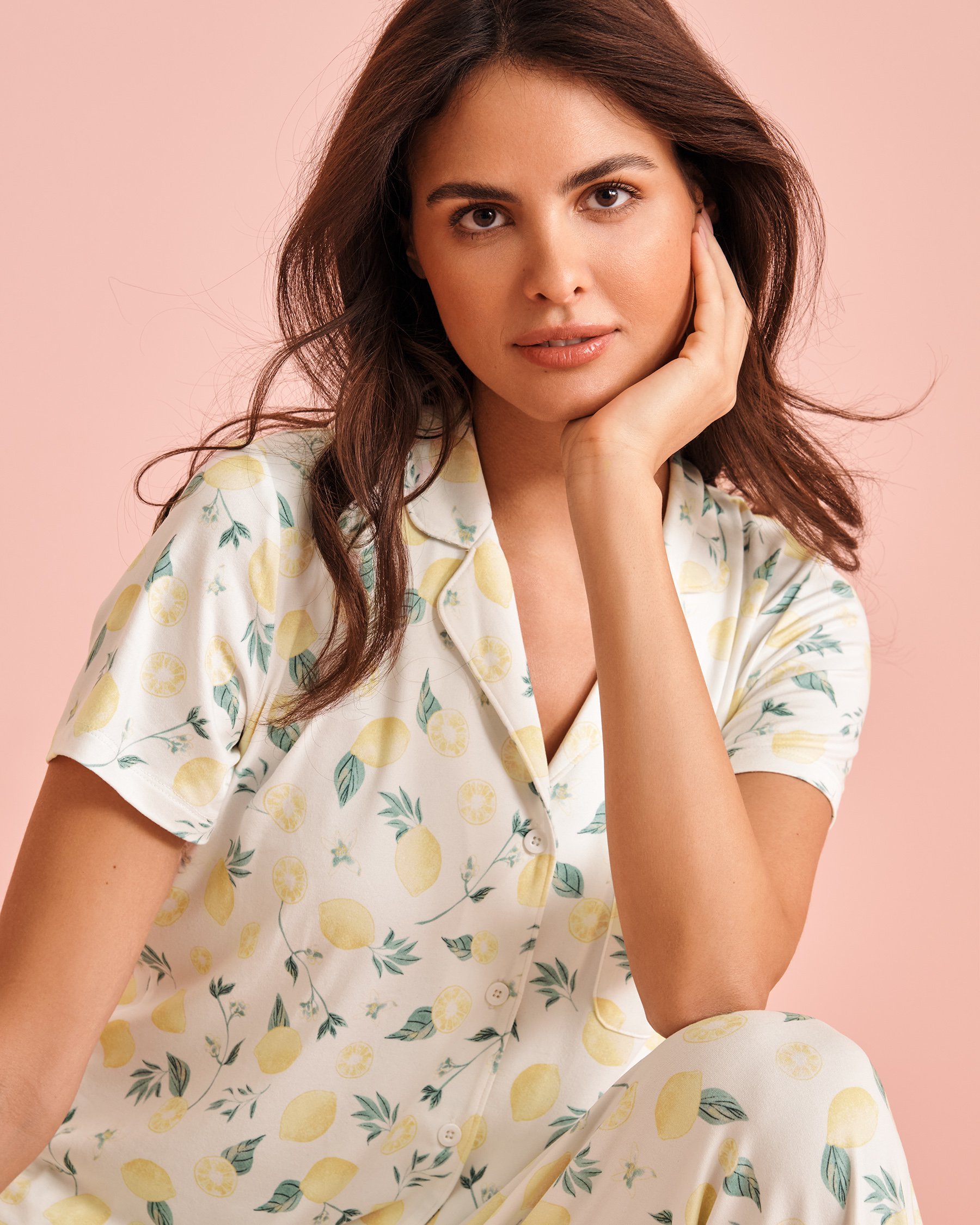 LA VIE EN ROSE Lemon Print Super Soft Button-down Shirt White/Lemons 40100717 - View1