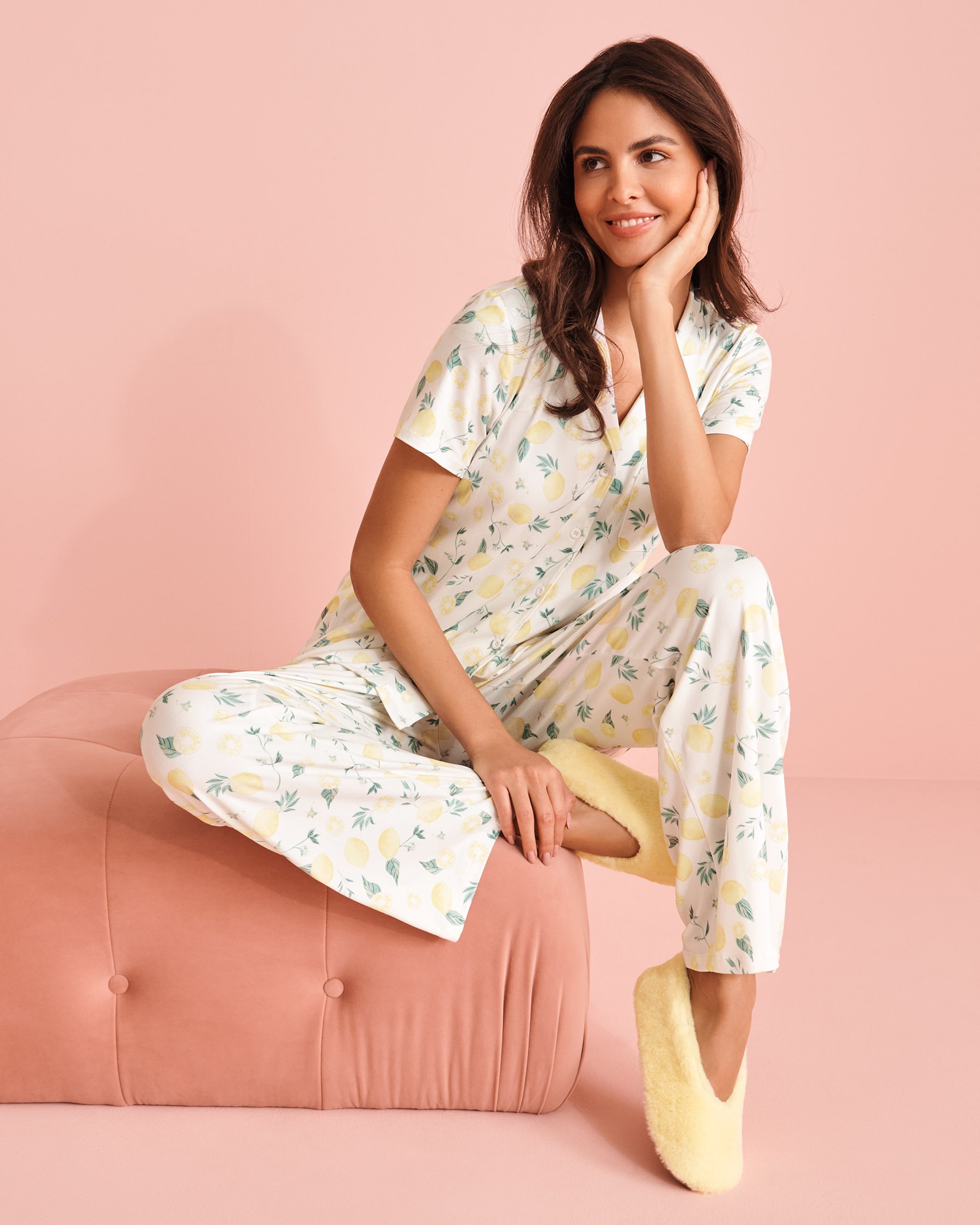 LA VIE EN ROSE Lemon Print Super Soft Button-down Shirt White/Lemons 40100717 - View2