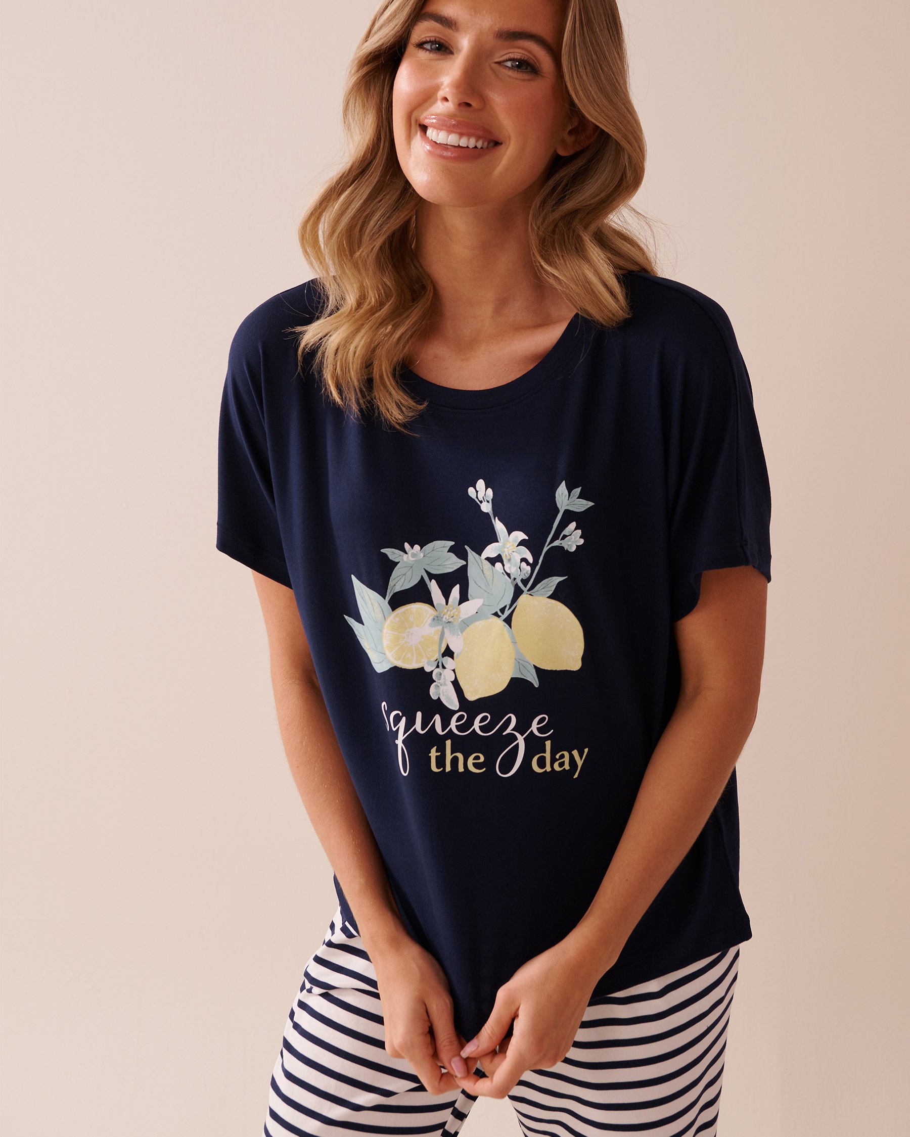 LA VIE EN ROSE T-shirt ample ultra doux imprimé citron Bleu marine 40100716 - Voir1