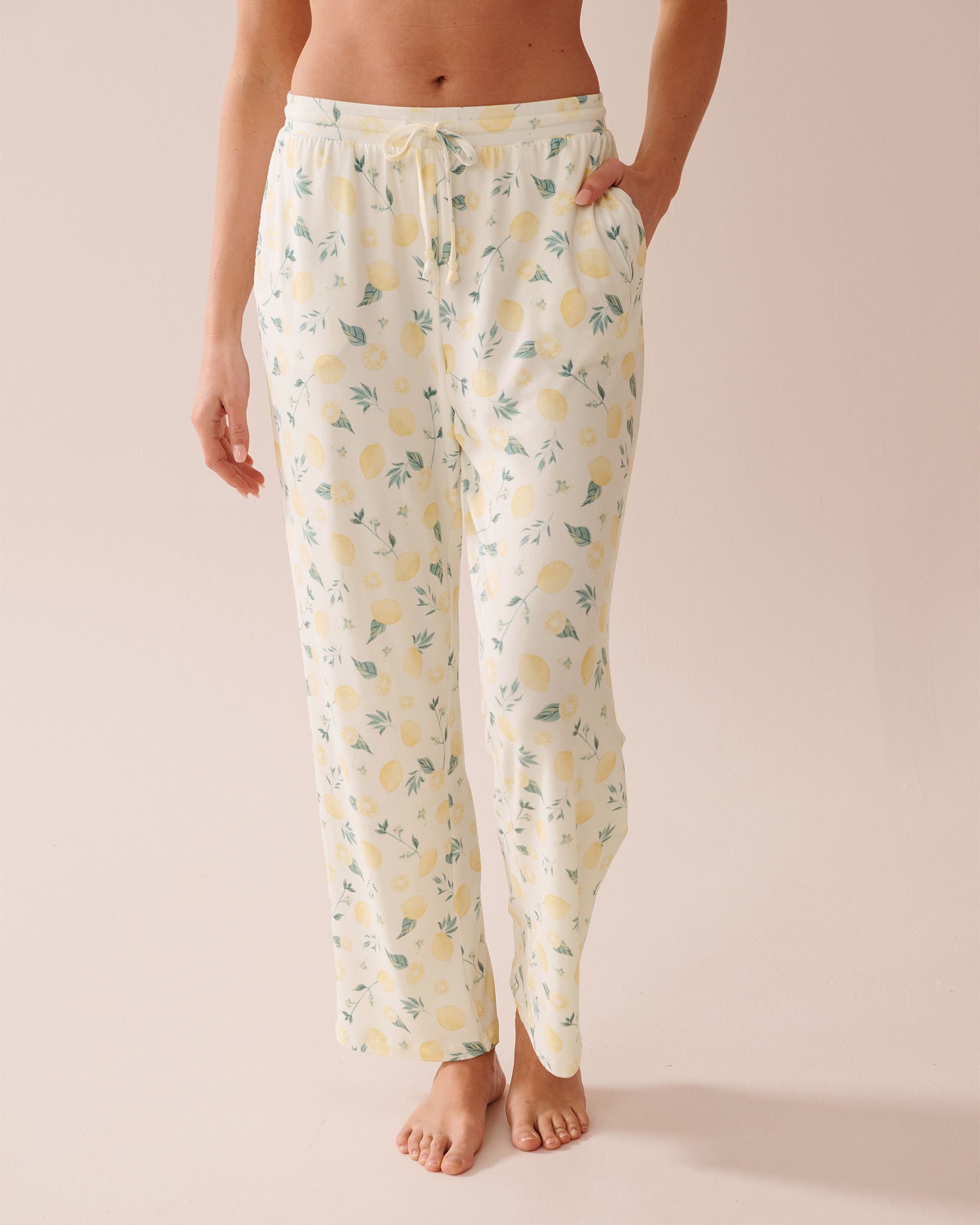 LA VIE EN ROSE Lemon Print Super Soft Pajama Pants White/Lemons 40200704 - View2