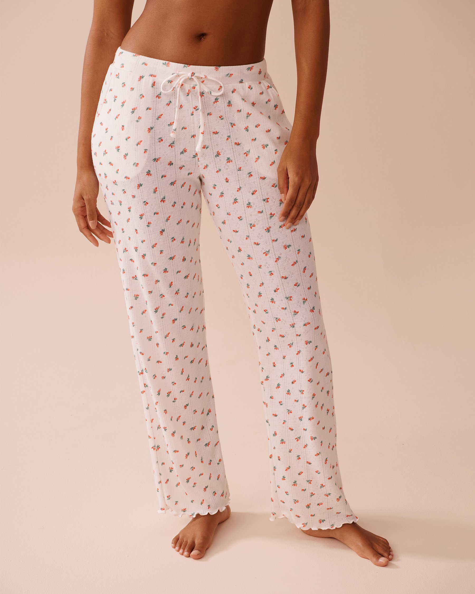 LA VIE EN ROSE Strawberry Print Lettuce Edge Pointelle Pajama Pants White/Strawberries 40200687 - View1