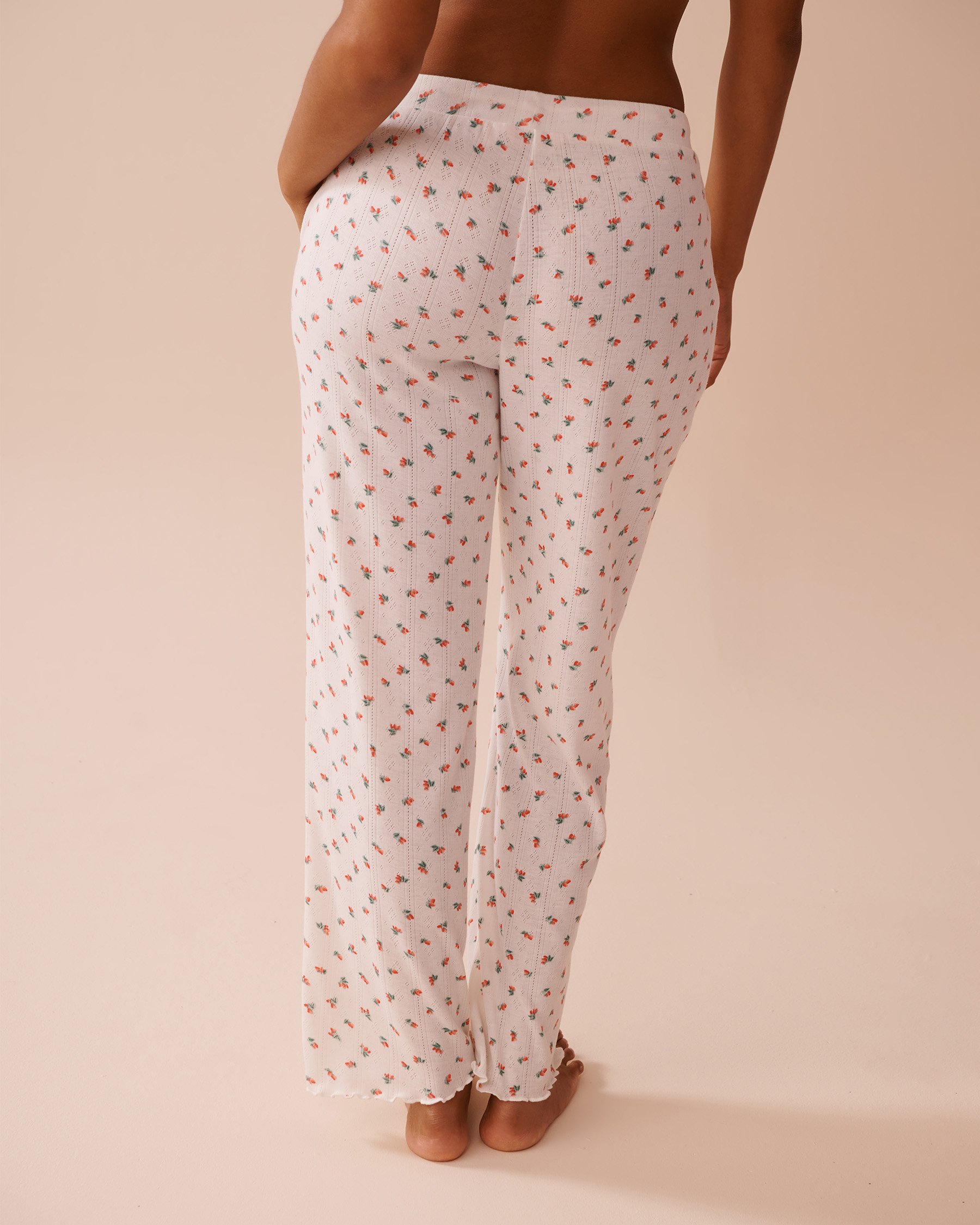 LA VIE EN ROSE Strawberry Print Lettuce Edge Pointelle Pajama Pants White/Strawberries 40200687 - View2