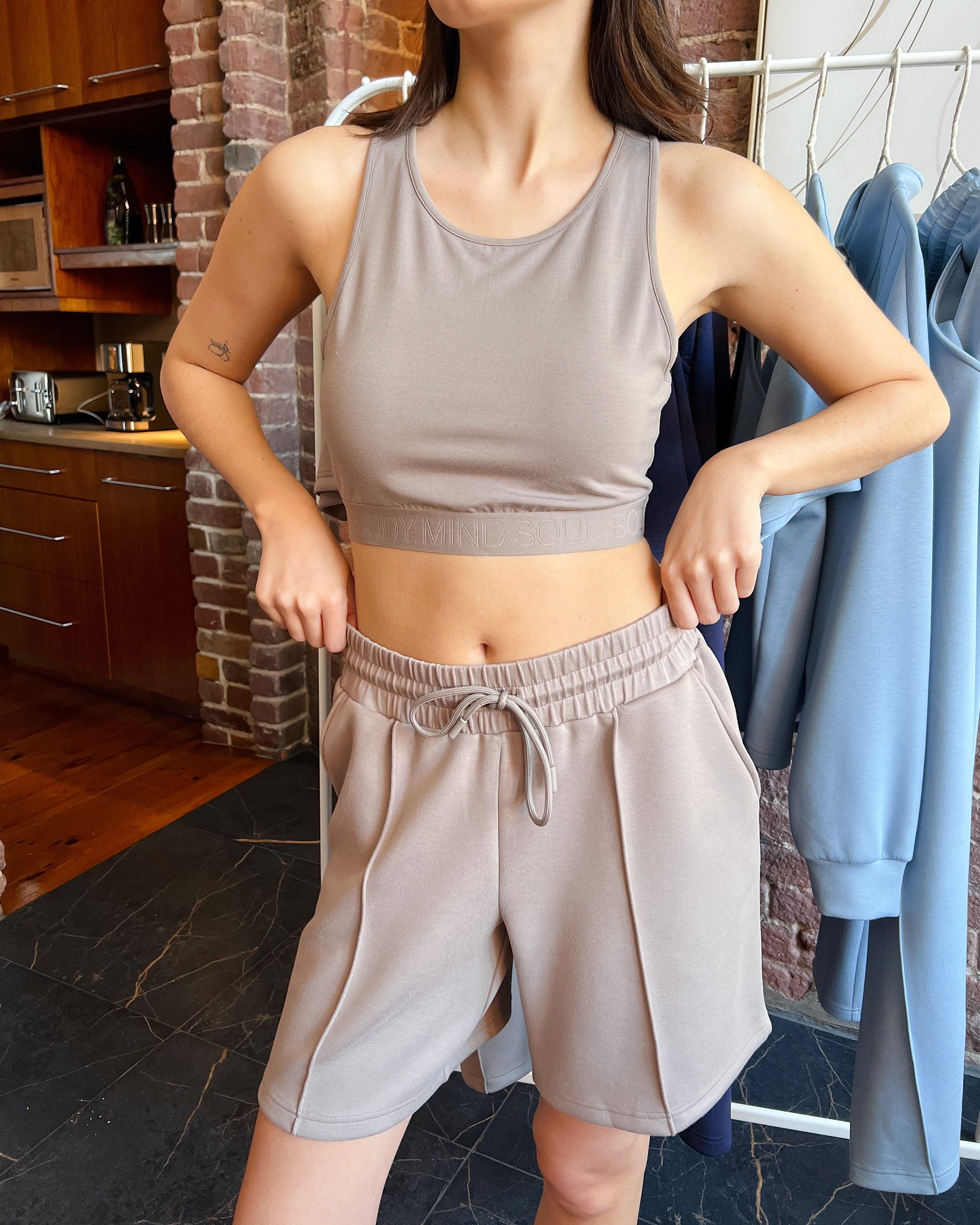 LA VIE EN ROSE Bermuda Shorts Brown 50200088 - View3