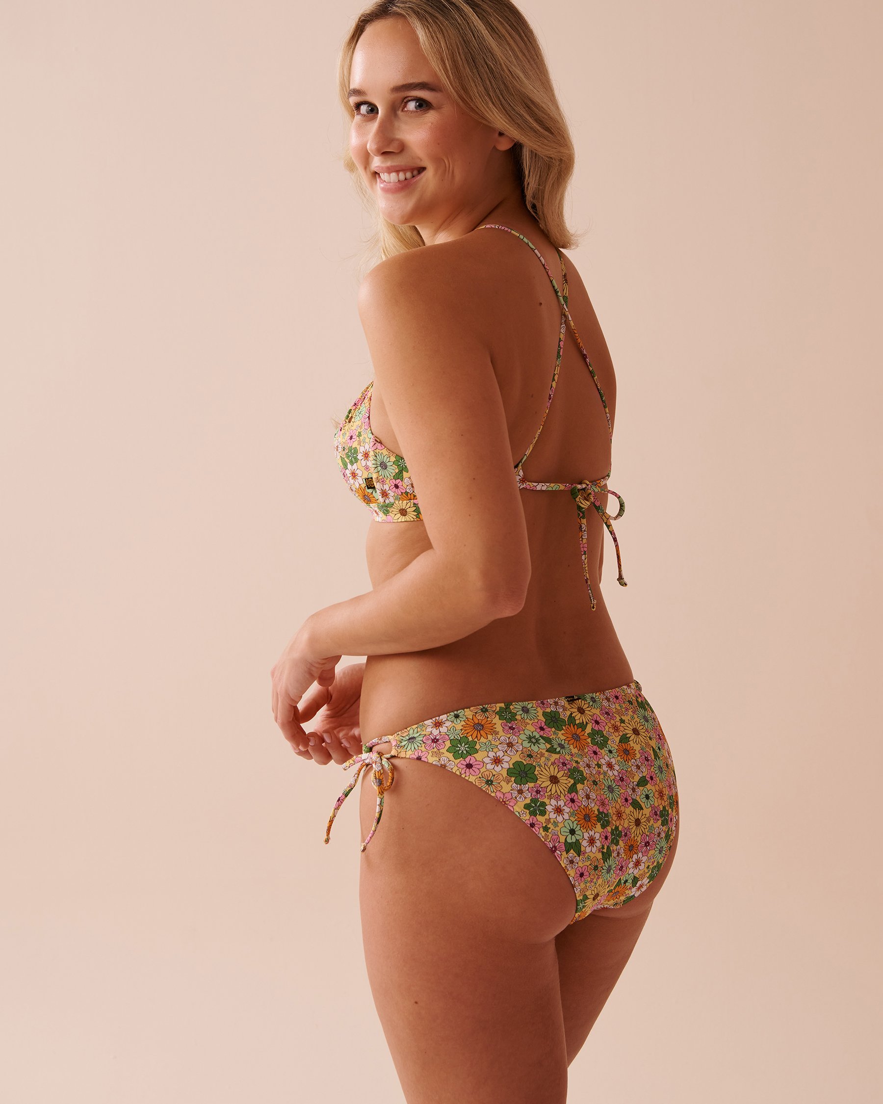 LA VIE EN ROSE AQUA FLOWER POWER Ribbed Bralette Bikini Top Flower Power 70100724 - View2