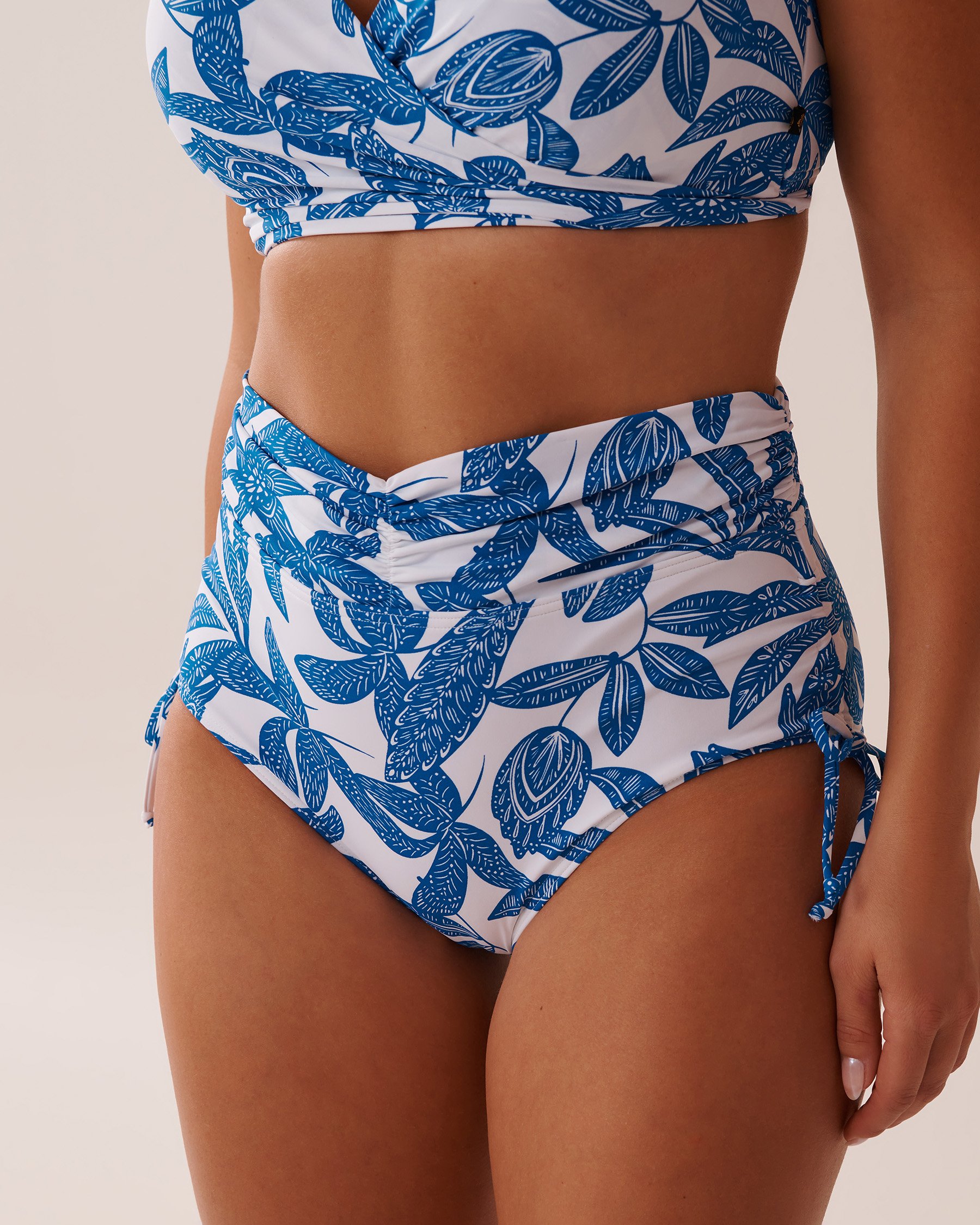 LA VIE EN ROSE AQUA Bas de bikini taille haute plissée noué aux hanches MERMAID GARDEN Jardin de sirène 70300665 - View3