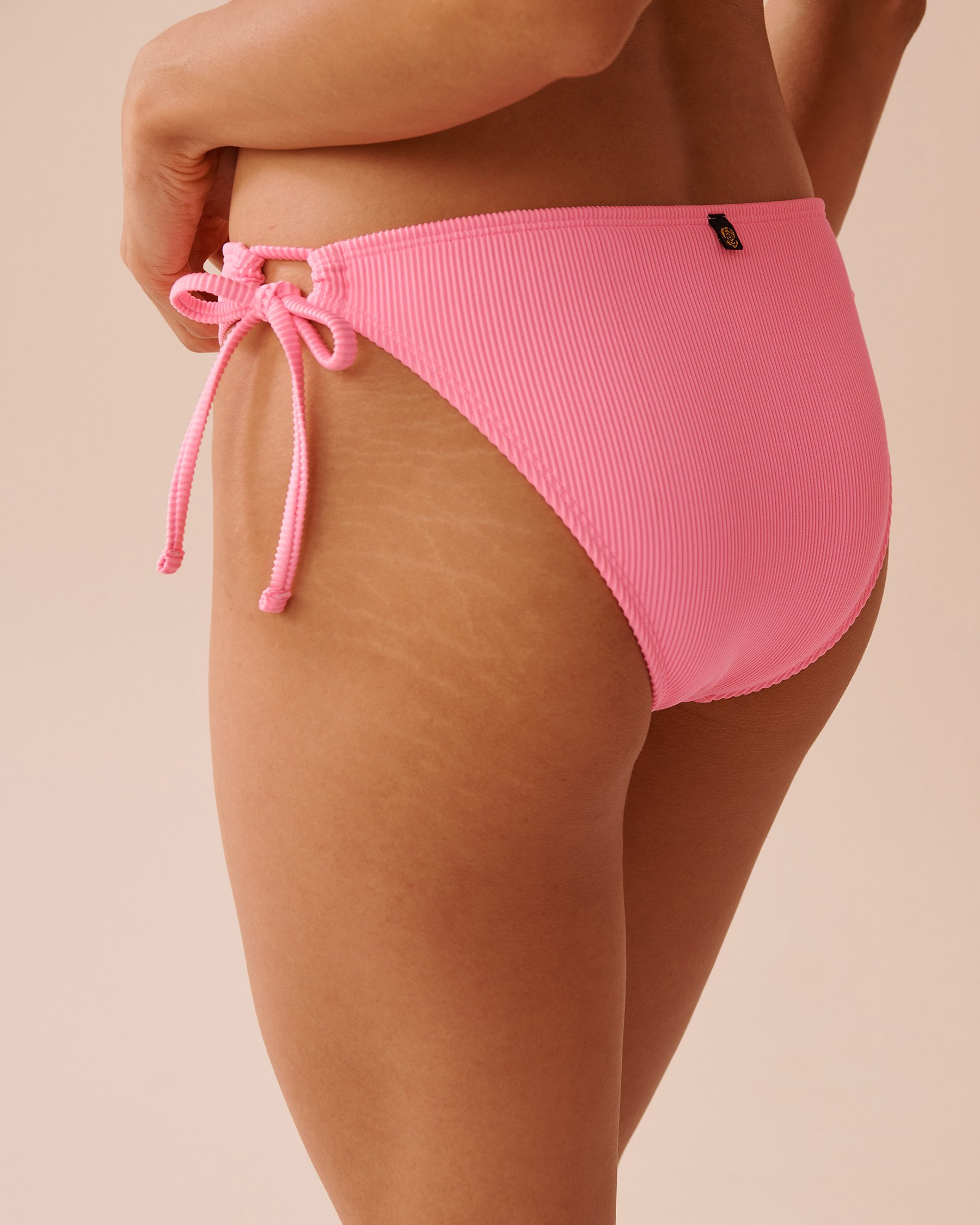LA VIE EN ROSE AQUA Bas de bikini brésilien noué aux hanches côtelé FIZZY PINK Rose pétillant 70300678 - Voir2