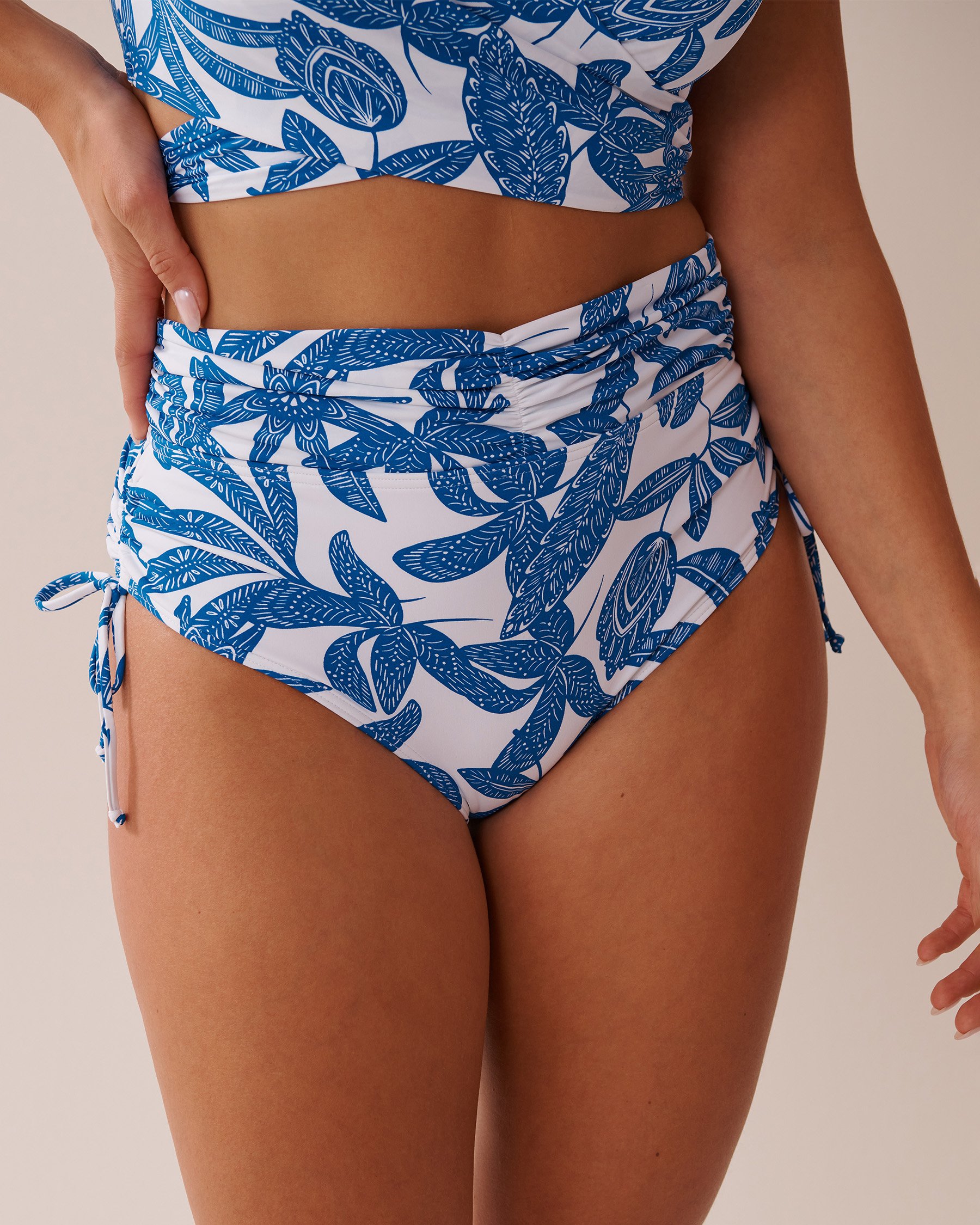 LA VIE EN ROSE AQUA MERMAID GARDEN Side Tie Shirred High Waist Bikini Bottom Mermaid Garden 70300665 - View2