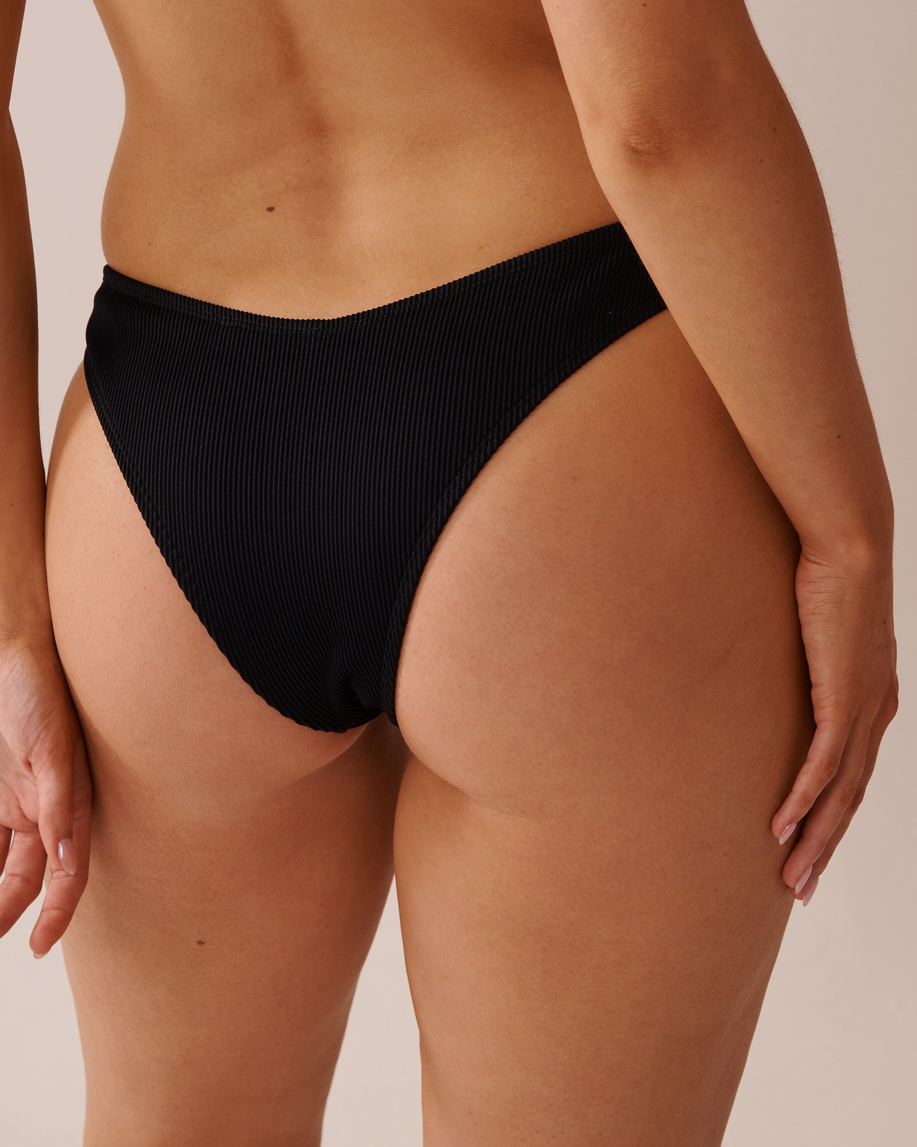 LA VIE EN ROSE AQUA SOLID Ribbed Thong Bikini Bottom Black 70300680 - View3