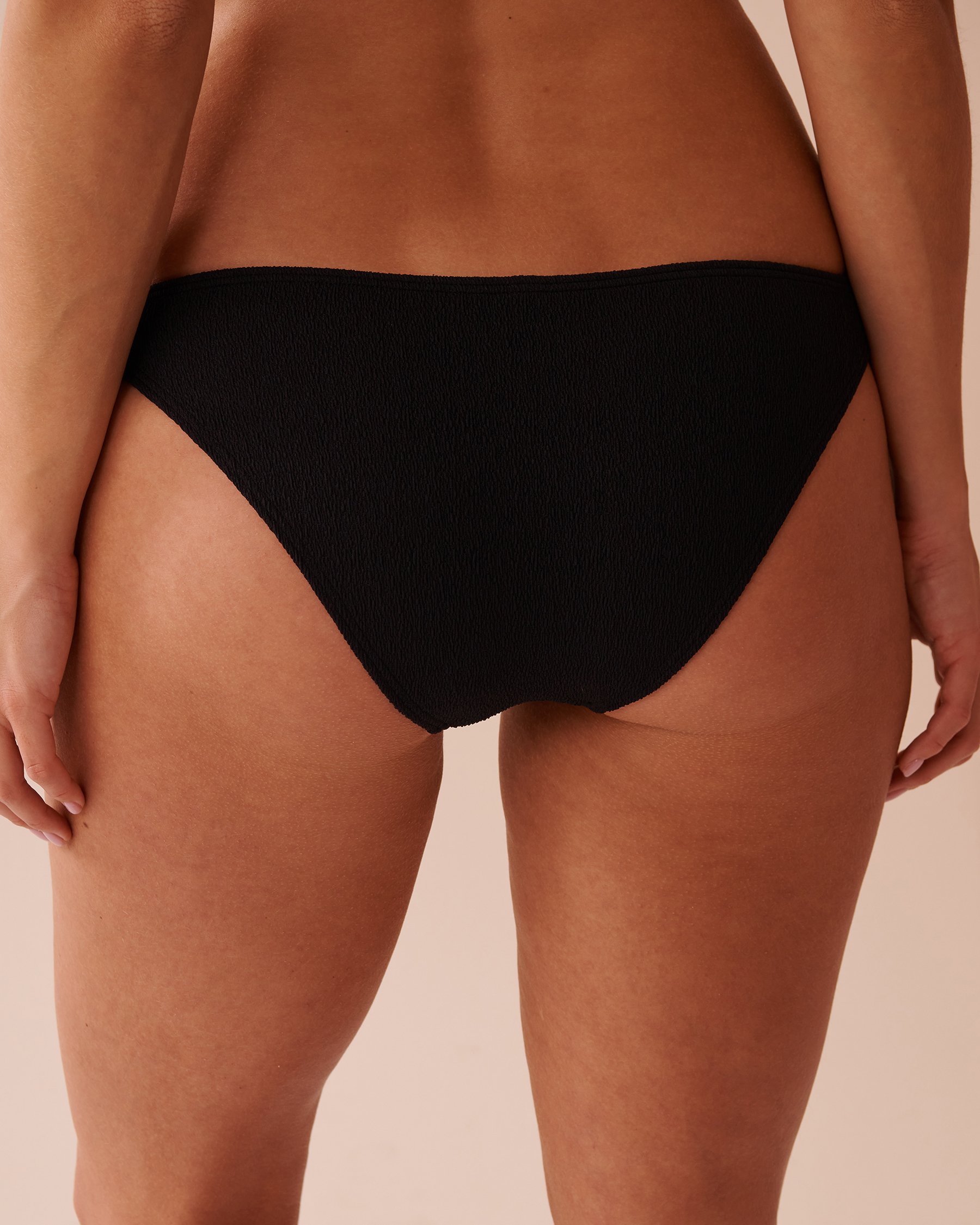 LA VIE EN ROSE AQUA Bas de bikini brésilien taille basse texturé  SOLID Noir 70300659 - View2