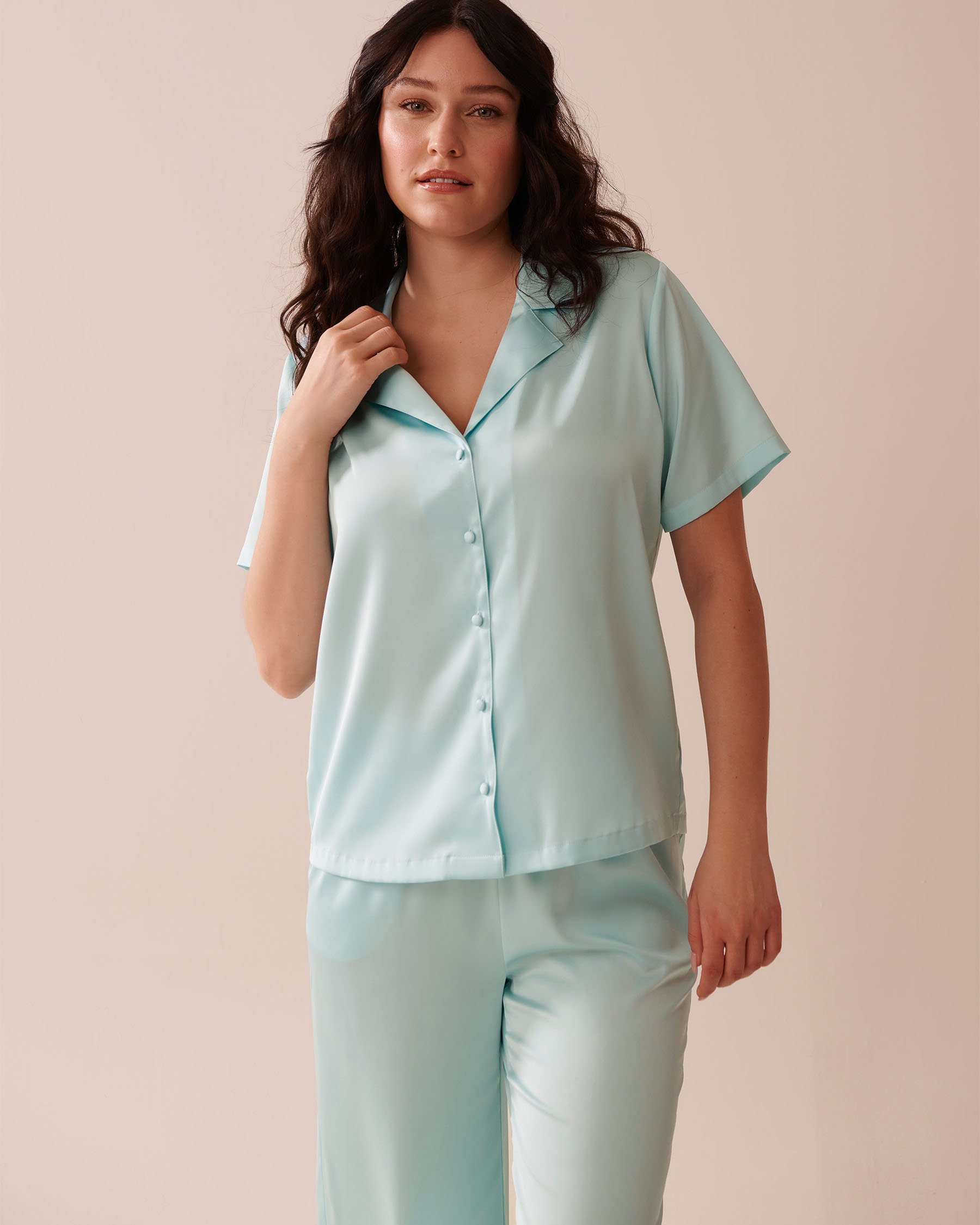 LA VIE EN ROSE Chemisier manches courtes en satin Turquoise 60100135 - View1