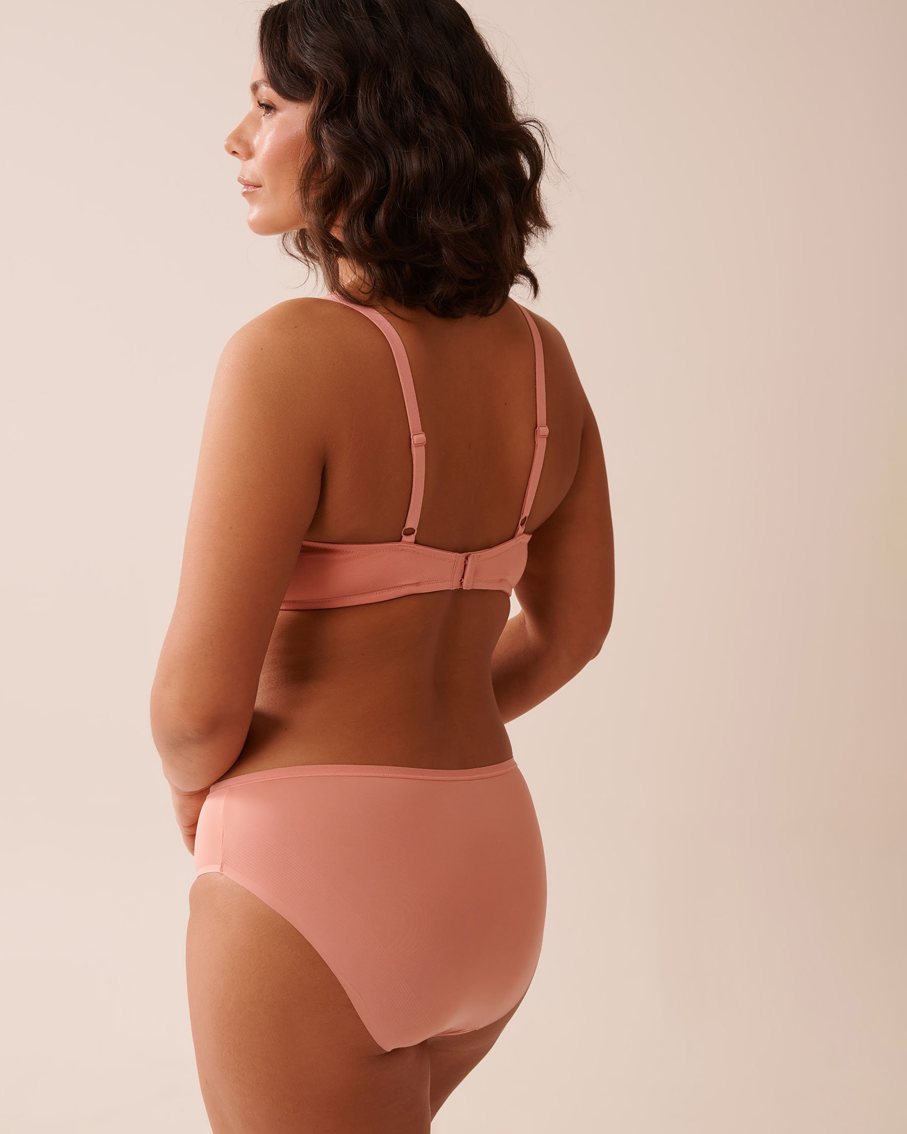 LA VIE EN ROSE Lightly Lined Wireless Minimalist Bra Salmon Pink 10200506 - View2