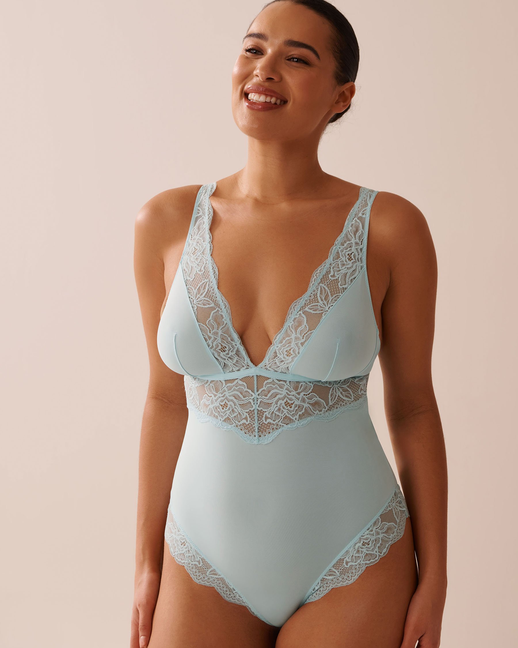 LA VIE EN ROSE Combiné plongeant en microfibre et dentelle florale Turquoise 60300105 - View1