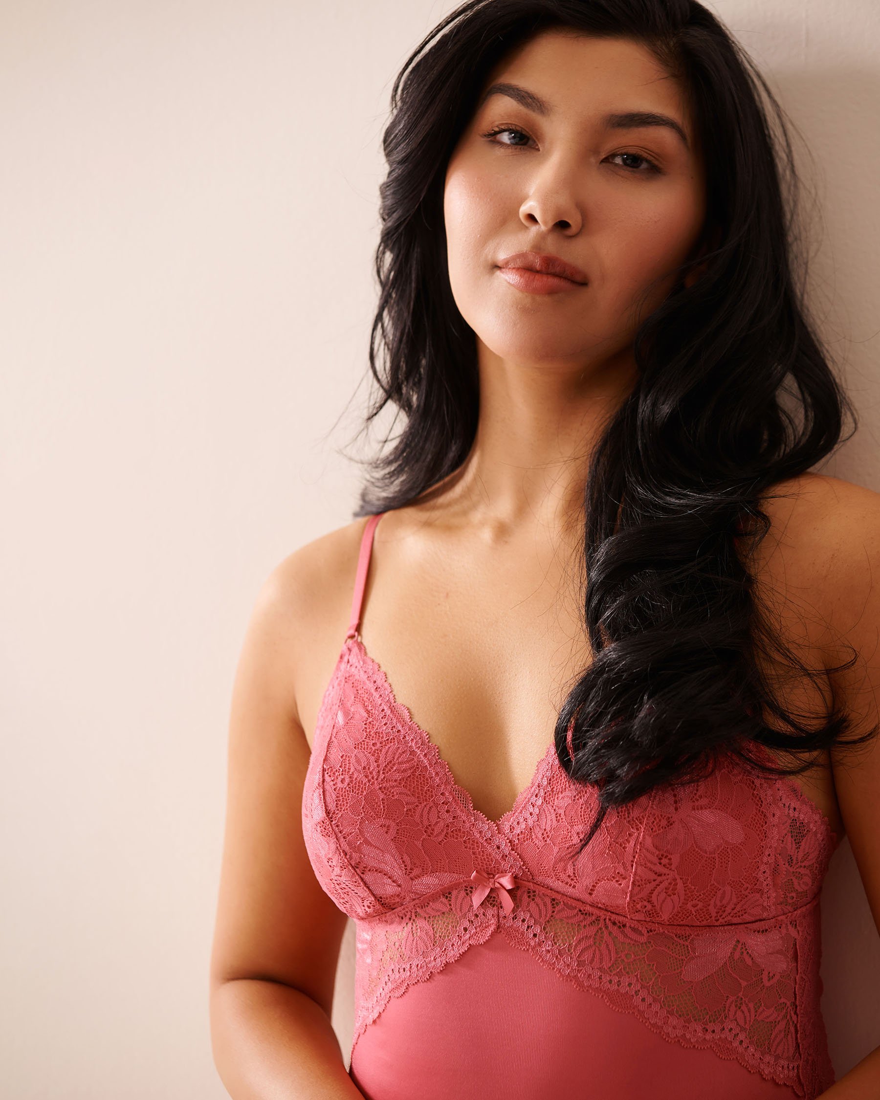 LA VIE EN ROSE Nuisette en microfibre et dentelle Rose melon d'eau 60500192 - View5