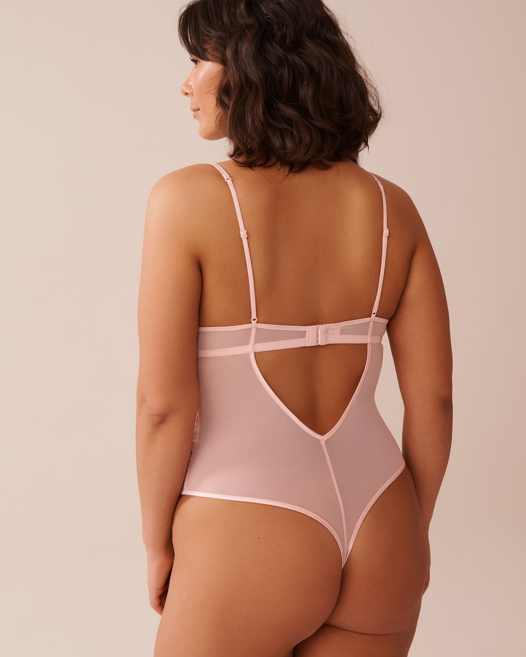 LA VIE EN ROSE Combiné tanga en résille brodée florale Fleurs roses 60300102 - View2