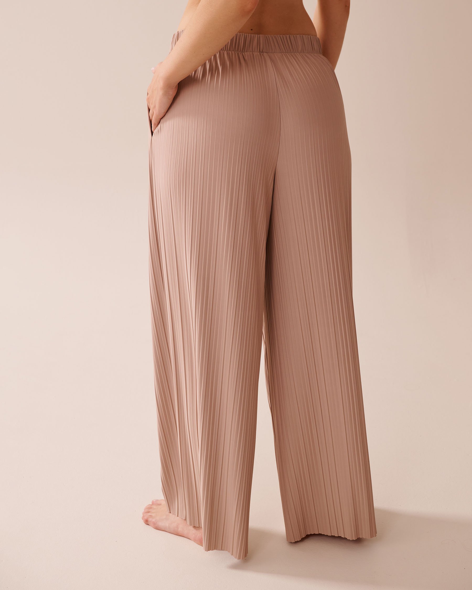 LA VIE EN ROSE Lightweight Pleated Effect Pants Beige 50200092 - View2