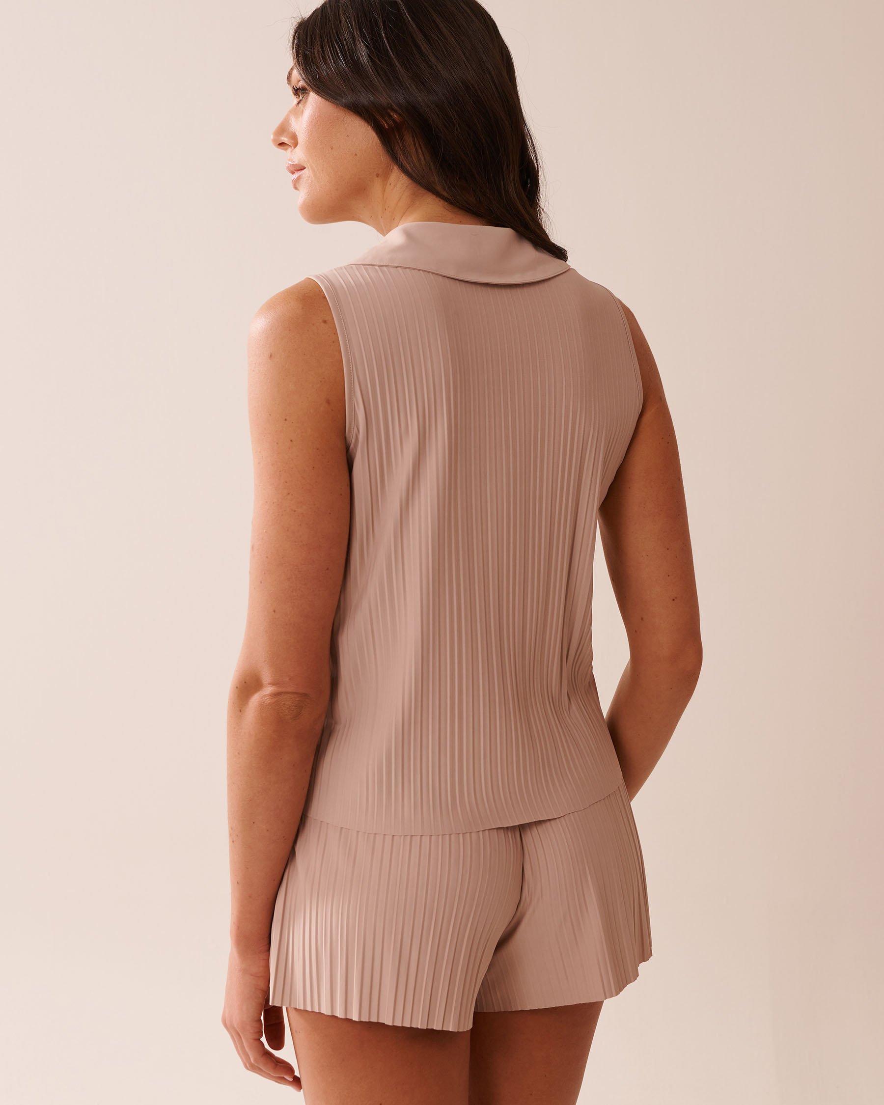 LA VIE EN ROSE Lightweight Pleated Effect Shirt Collar Cami Beige 50100105 - View2
