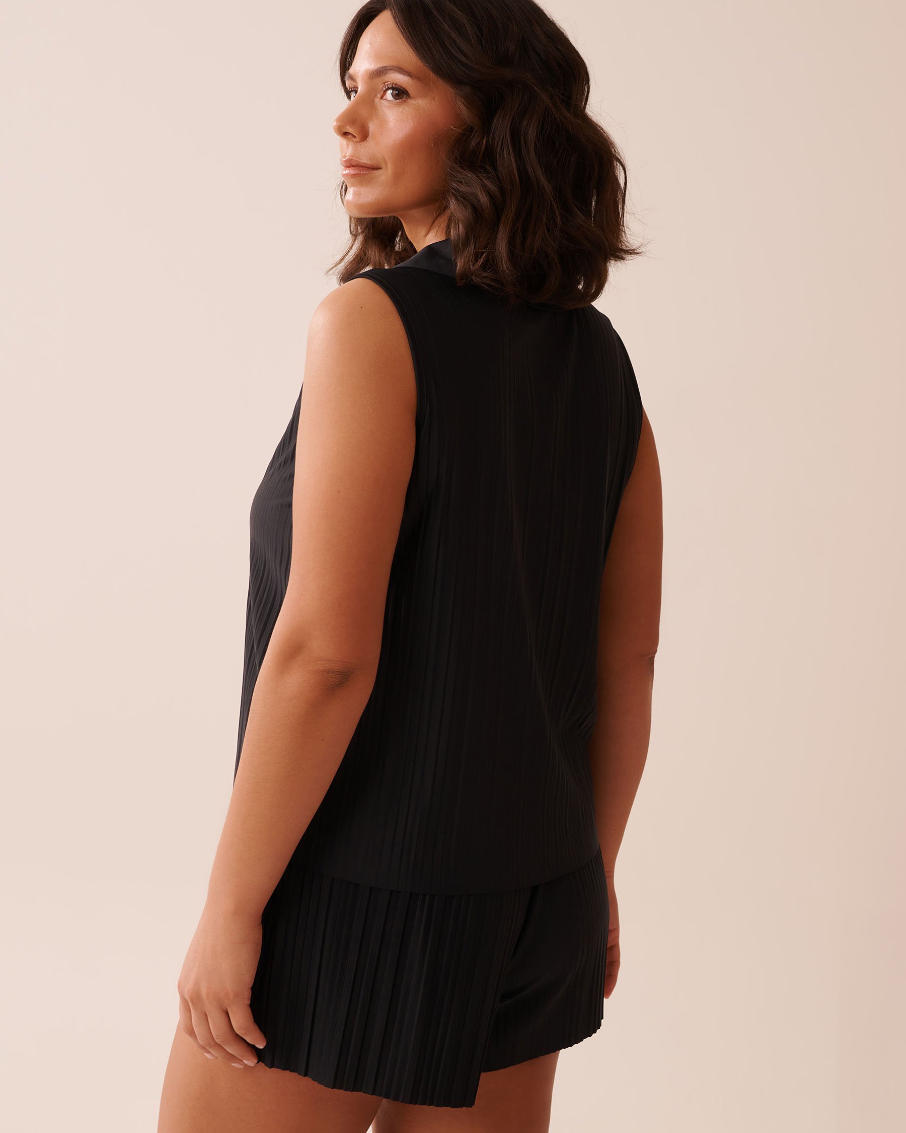 LA VIE EN ROSE Lightweight Pleated Effect Shirt Collar Cami Black 50100105 - View5