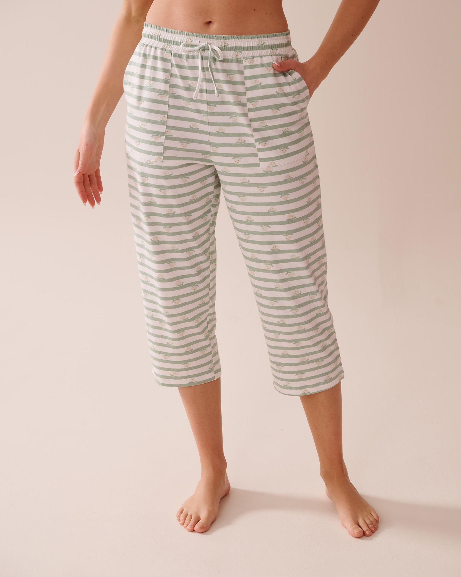 LA VIE EN ROSE Snail Print Cotton Pajama Capris Frosty Green/Snails 40200713 - View1