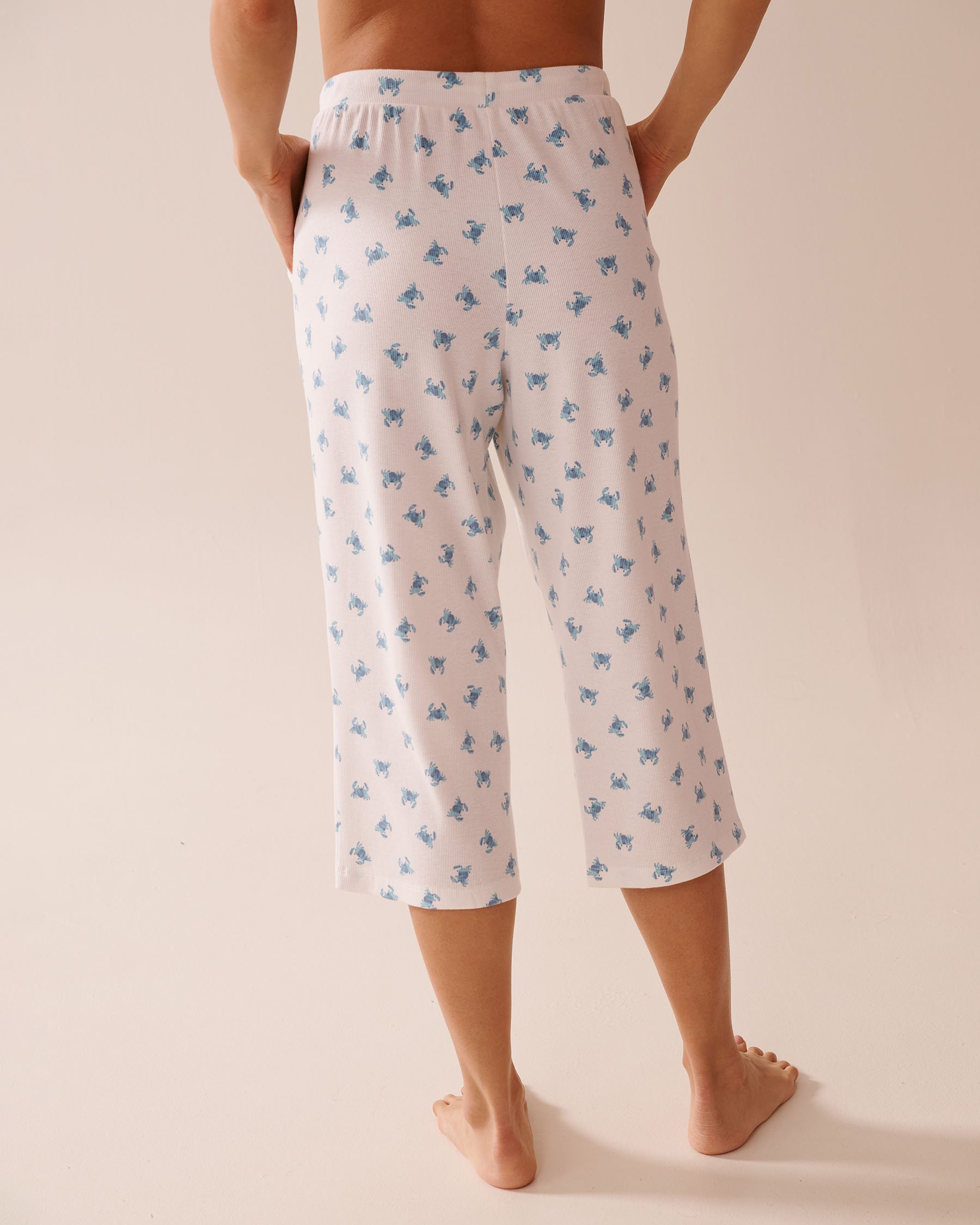 LA VIE EN ROSE Crab Print Ribbed Pajama Capris White/Crab 40200721 - View2