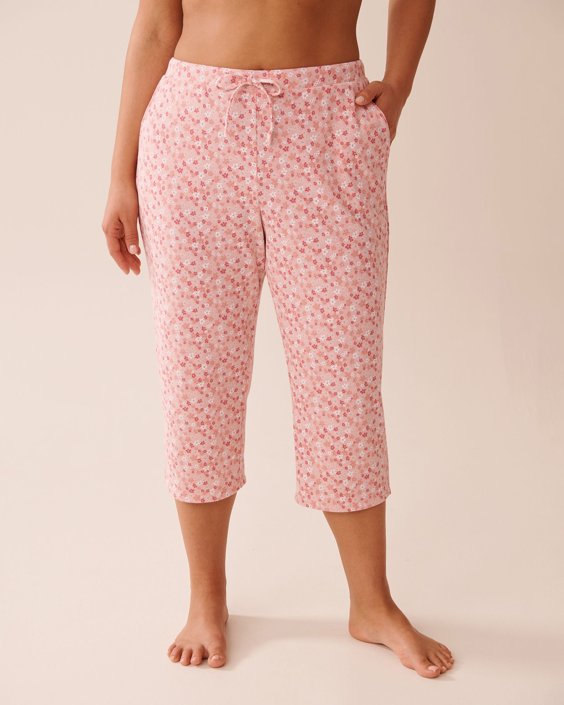 LA VIE EN ROSE Ditsy Floral Print Ribbed Pajama Capris Small Pink Flowers 40200721 - View1