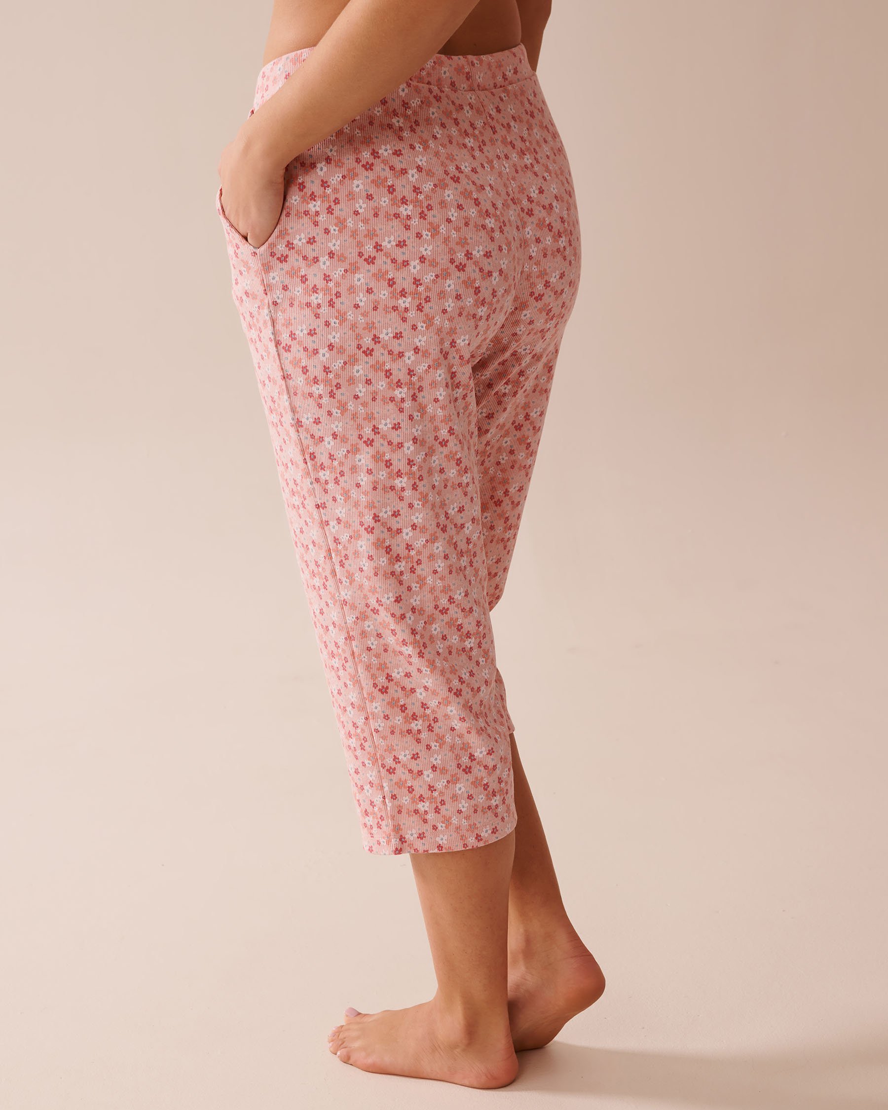 LA VIE EN ROSE Ditsy Floral Print Ribbed Pajama Capris Small Pink Flowers 40200721 - View4