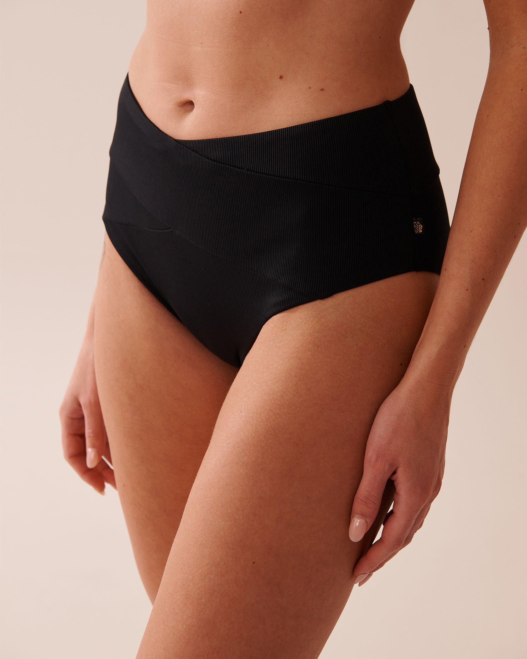 LA VIE EN ROSE AQUA Bas de bikini taille haute côtelé en fibres recyclées SOLID Noir 70300690 - Voir1