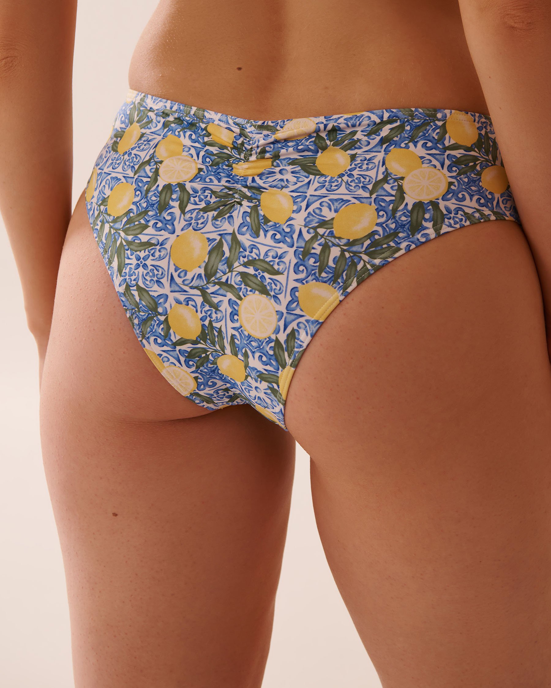 LA VIE EN ROSE AQUA Bas de bikini cheeky taille mi-haute LEMON TILE Mosaïque citron 70300706 - Voir3