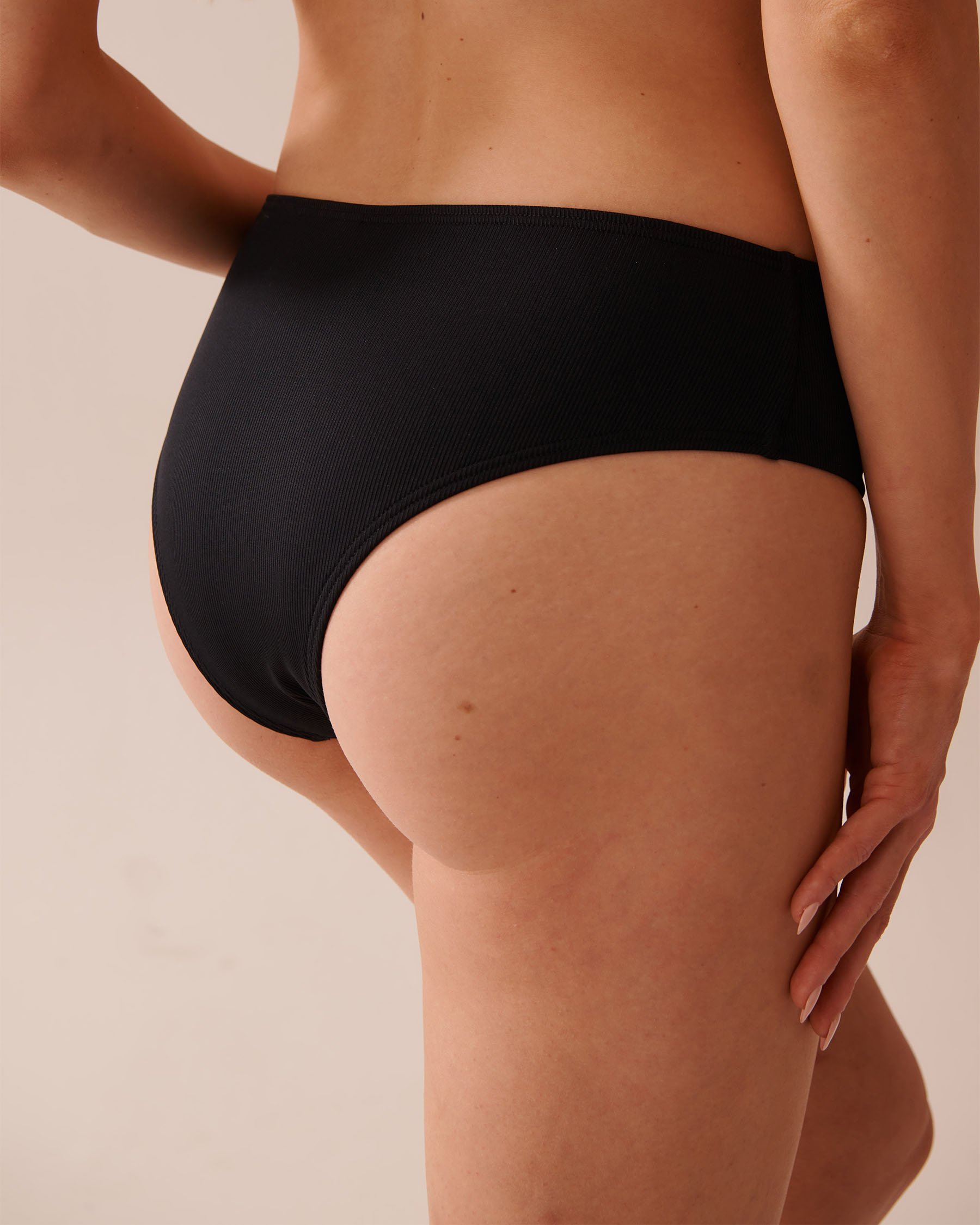 LA VIE EN ROSE AQUA SOLID Recycled Fibers Ribbed Mid-rise Cheeky Bikini Bottom Black 70300688 - View2