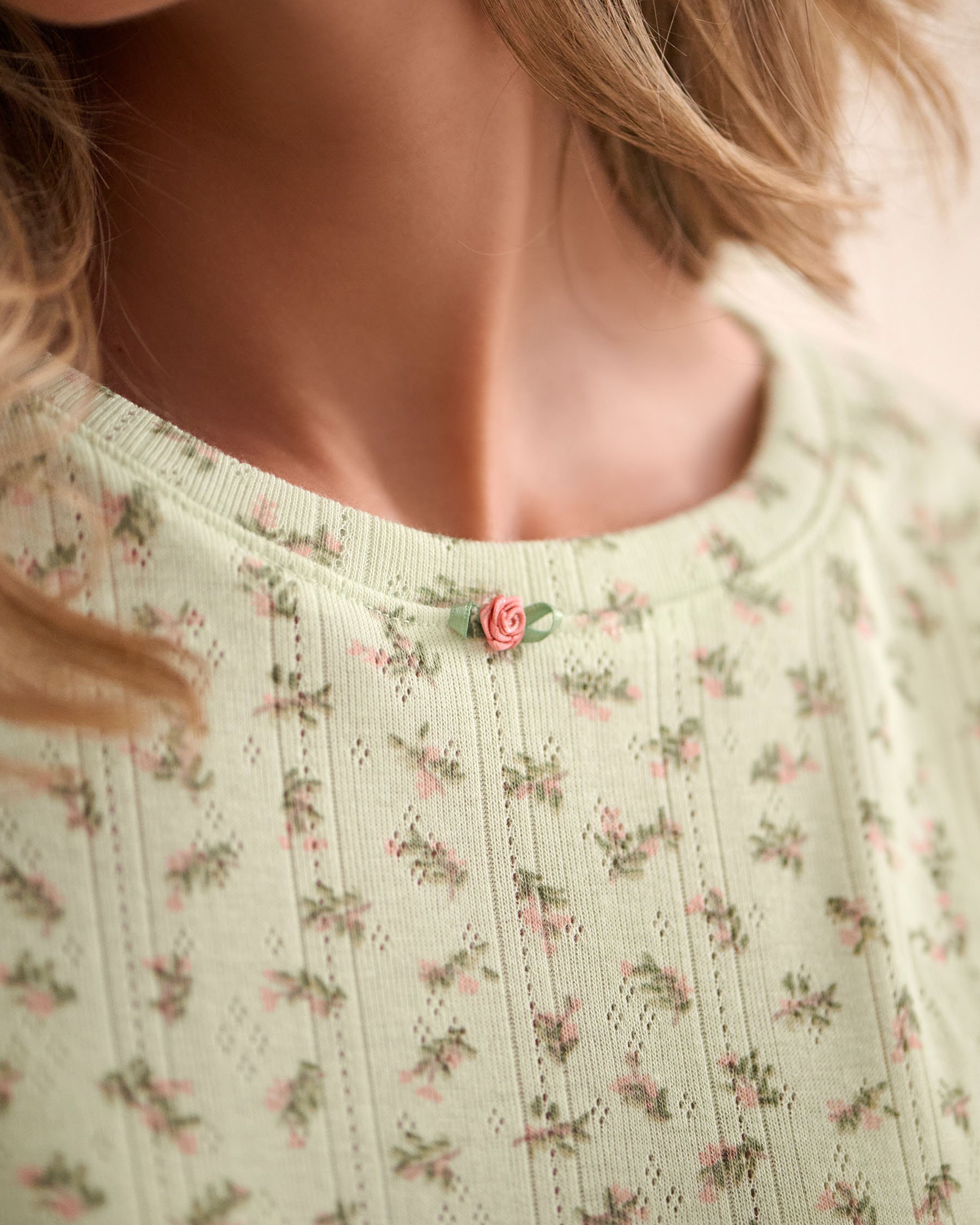 LA VIE EN ROSE T-shirt maille pointelle et bordure frisons à petites fleurs Petits bouquets 40100734 - View2