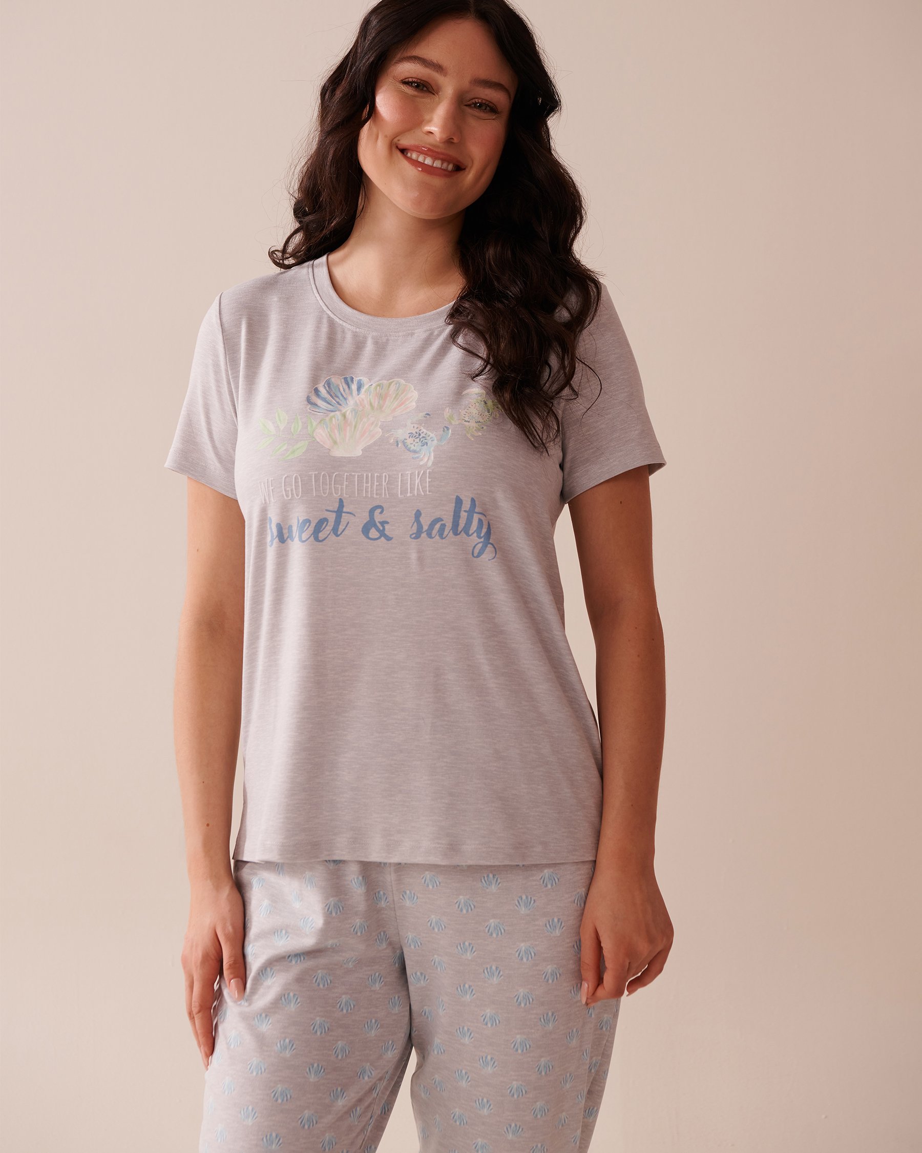 LA VIE EN ROSE Seashell Print Super Soft T-shirt Grey 40100735 - View1