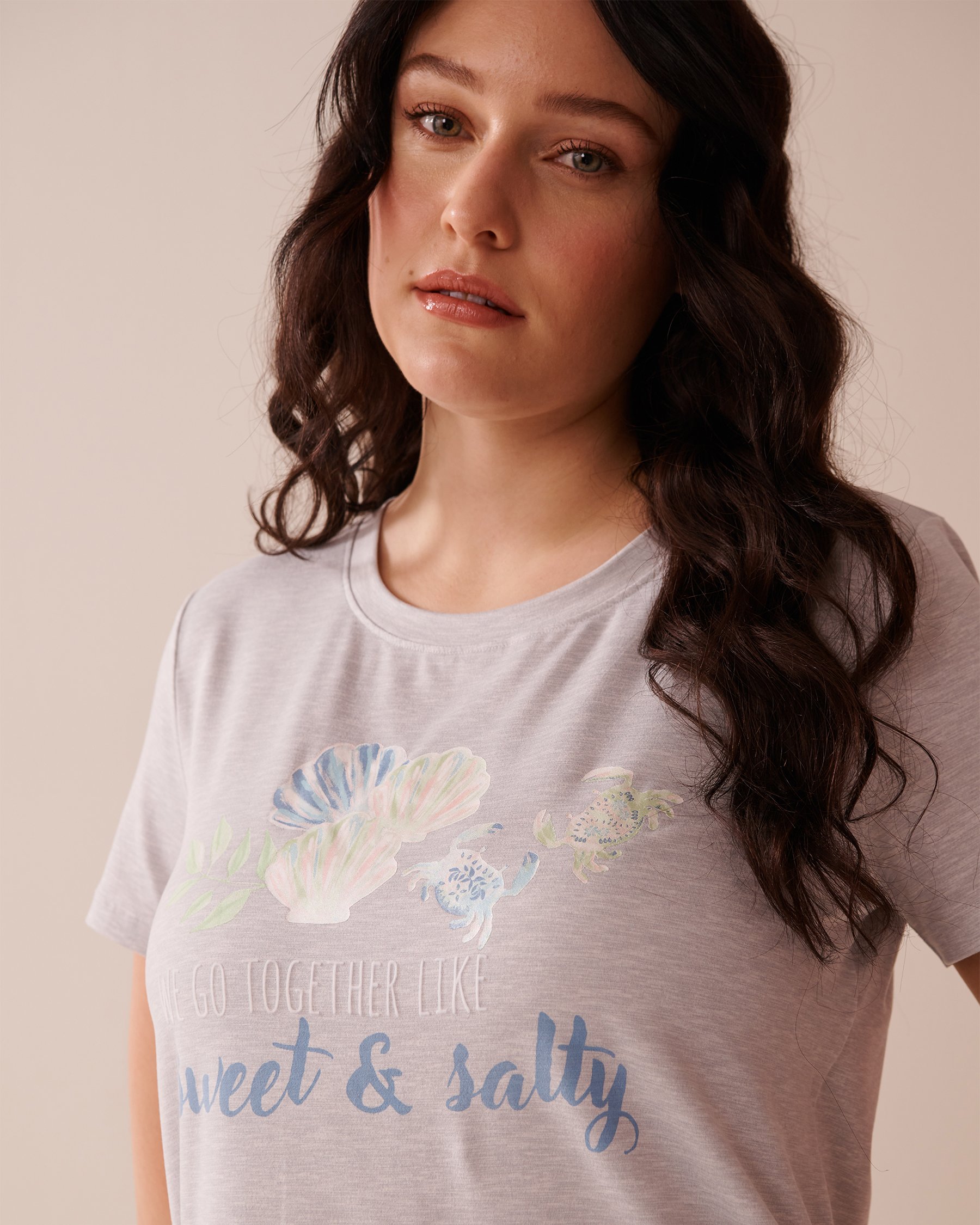 LA VIE EN ROSE Seashell Print Super Soft T-shirt Grey 40100735 - View3