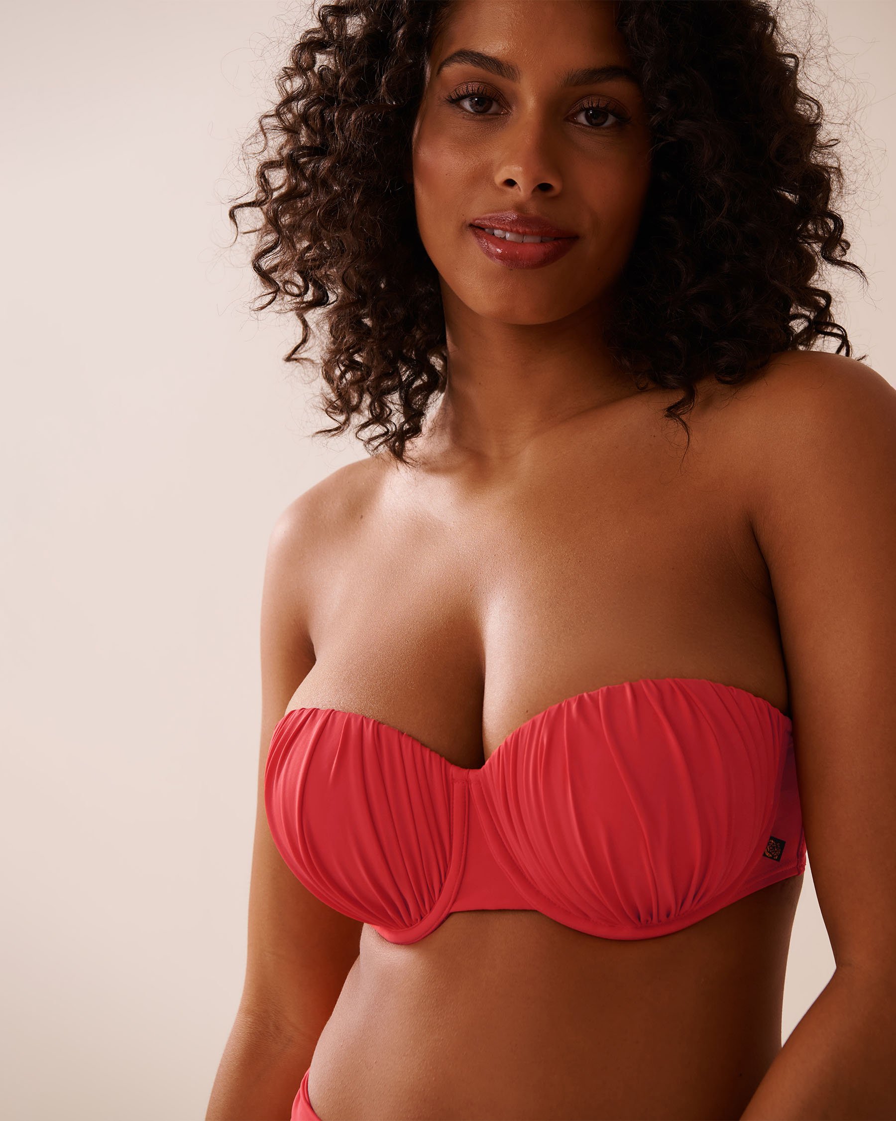 LA VIE EN ROSE AQUA HIBISCUS Recycled Fibers D Cup Shirred Bandeau Bikini Top Hibiscus Red 70200168 - View3