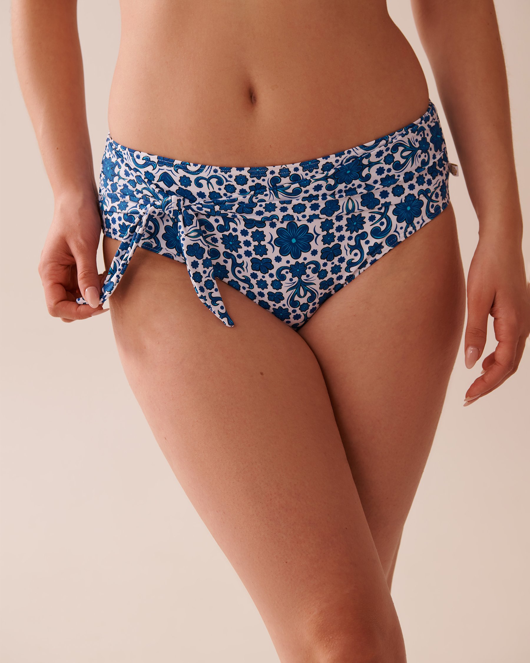 LA VIE EN ROSE AQUA Bas de bikini noué MEDITERRANEAN TILE Mosaïque bleue 70300739 - Voir1