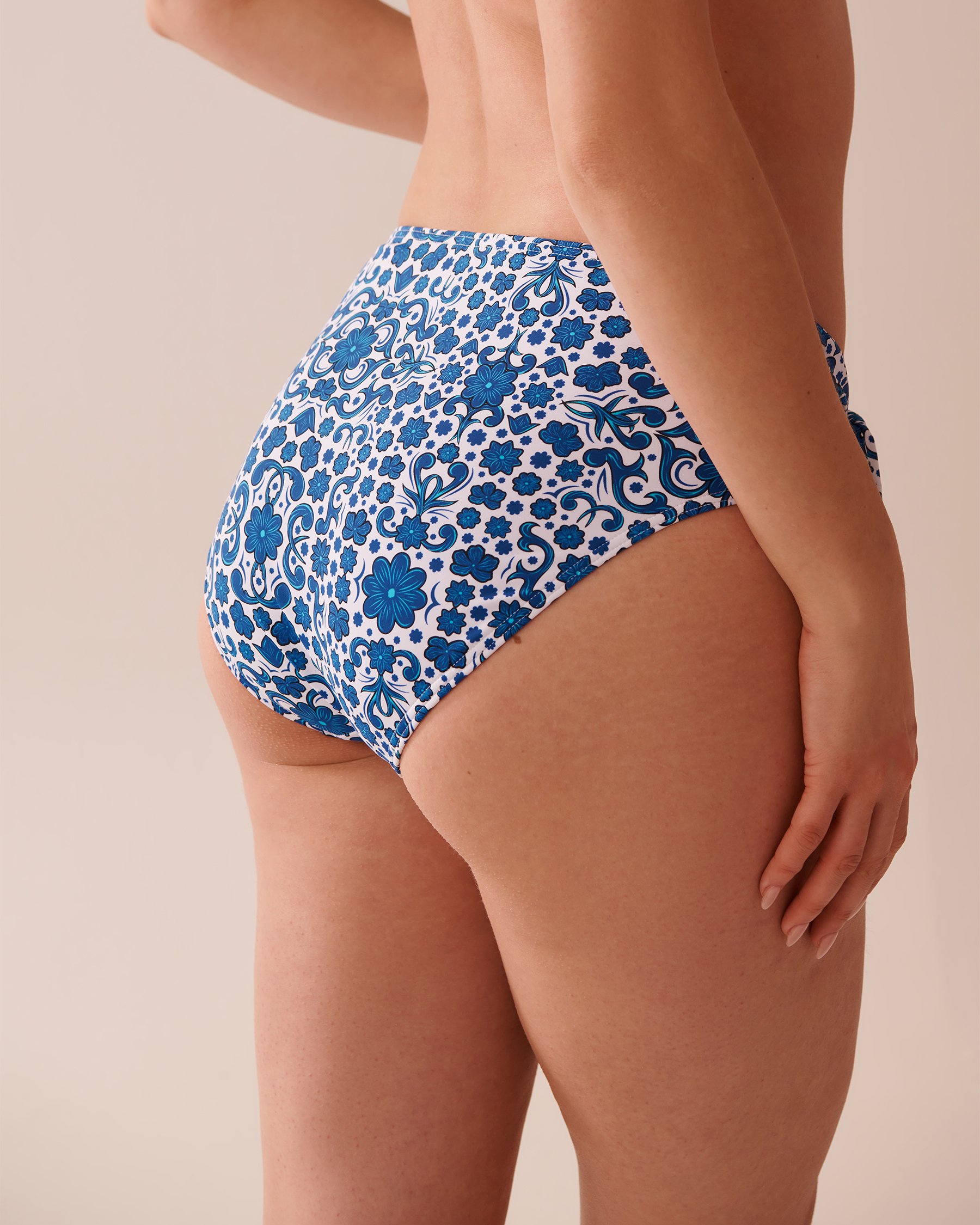 LA VIE EN ROSE AQUA Bas de bikini noué MEDITERRANEAN TILE Mosaïque bleue 70300739 - Voir2