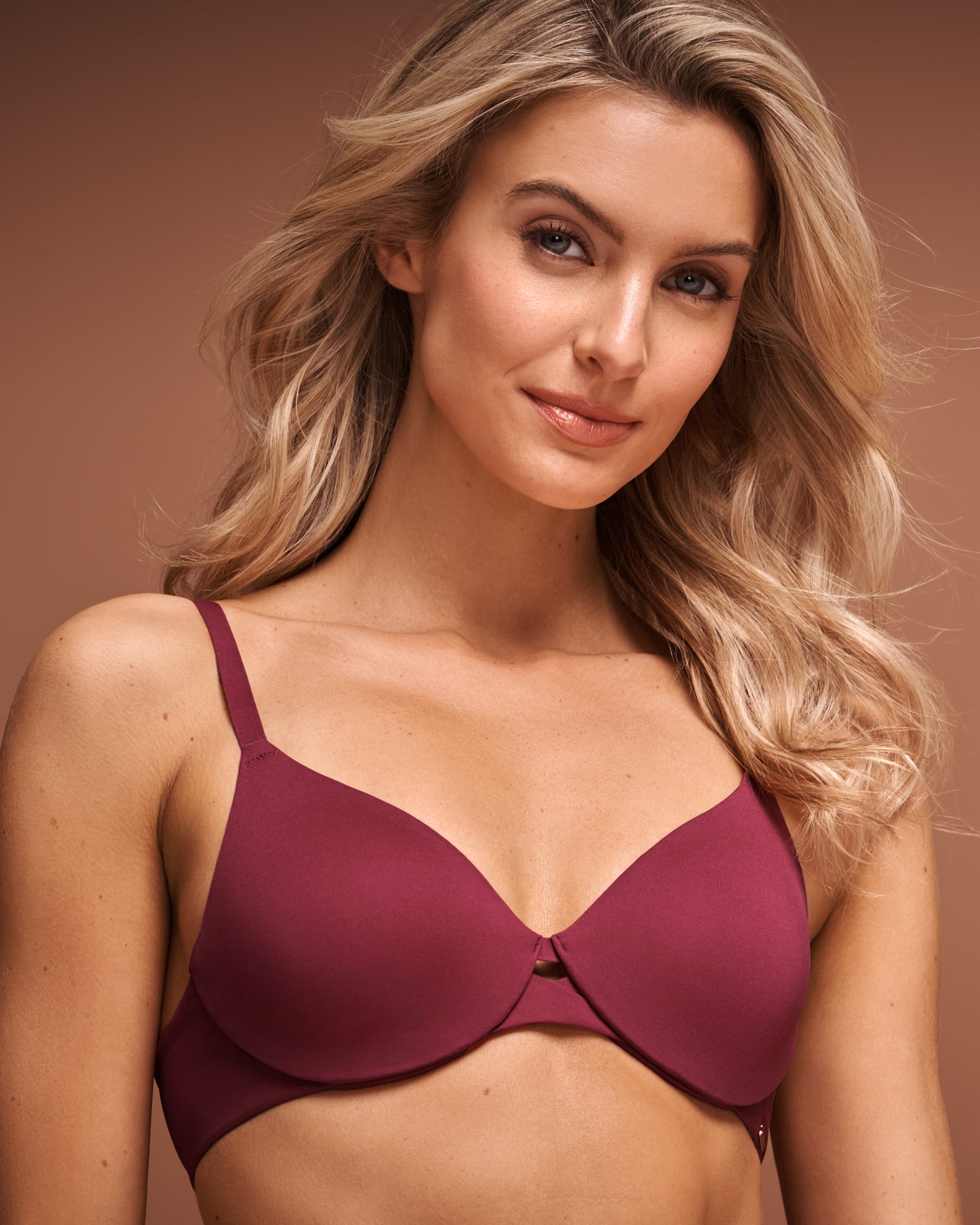 LA VIE EN ROSE Unlined Cushioned Wire Bra Raspberry Red 10100226 - View2