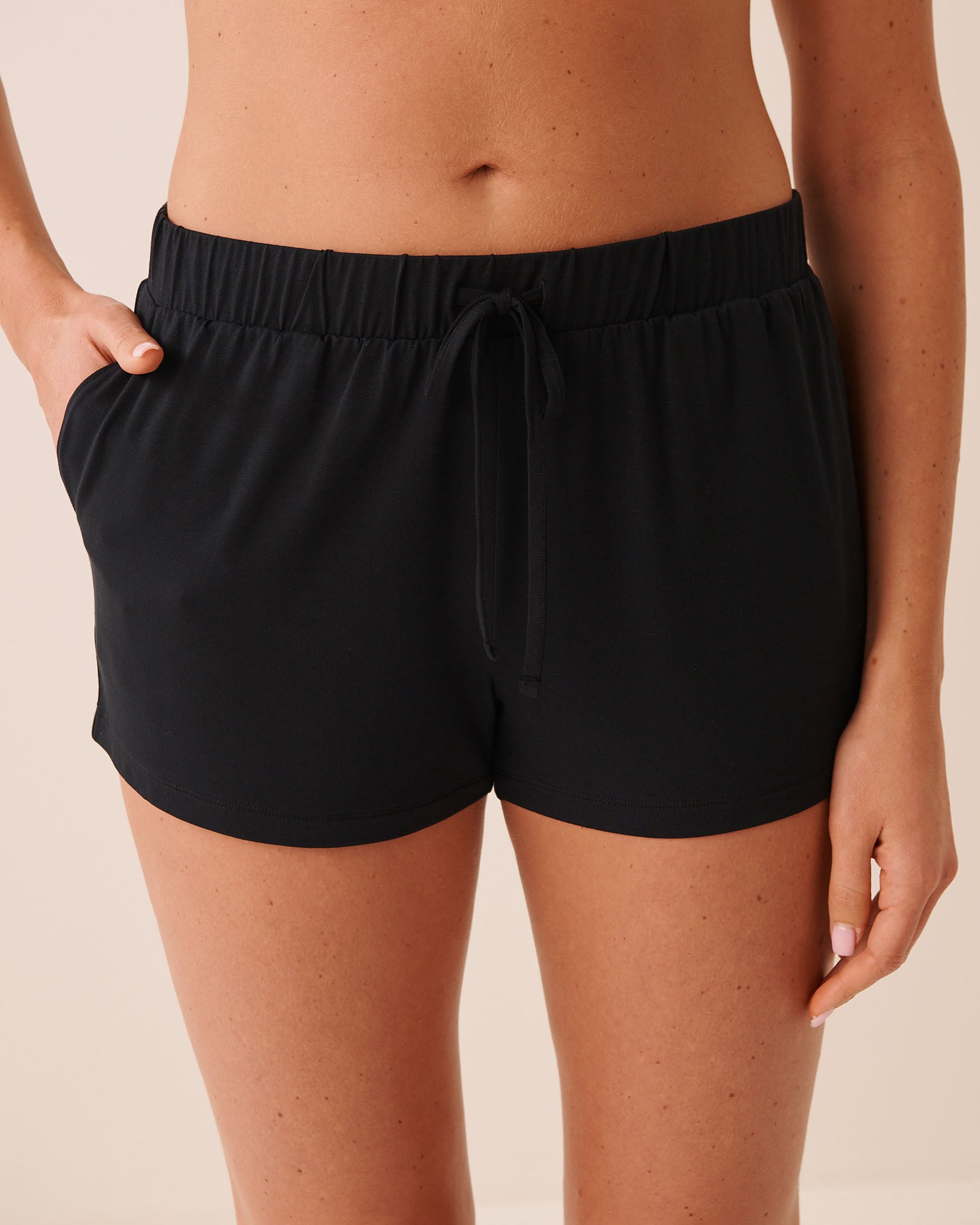 LA VIE EN ROSE Modal Shorts Black 60200199 - View1
