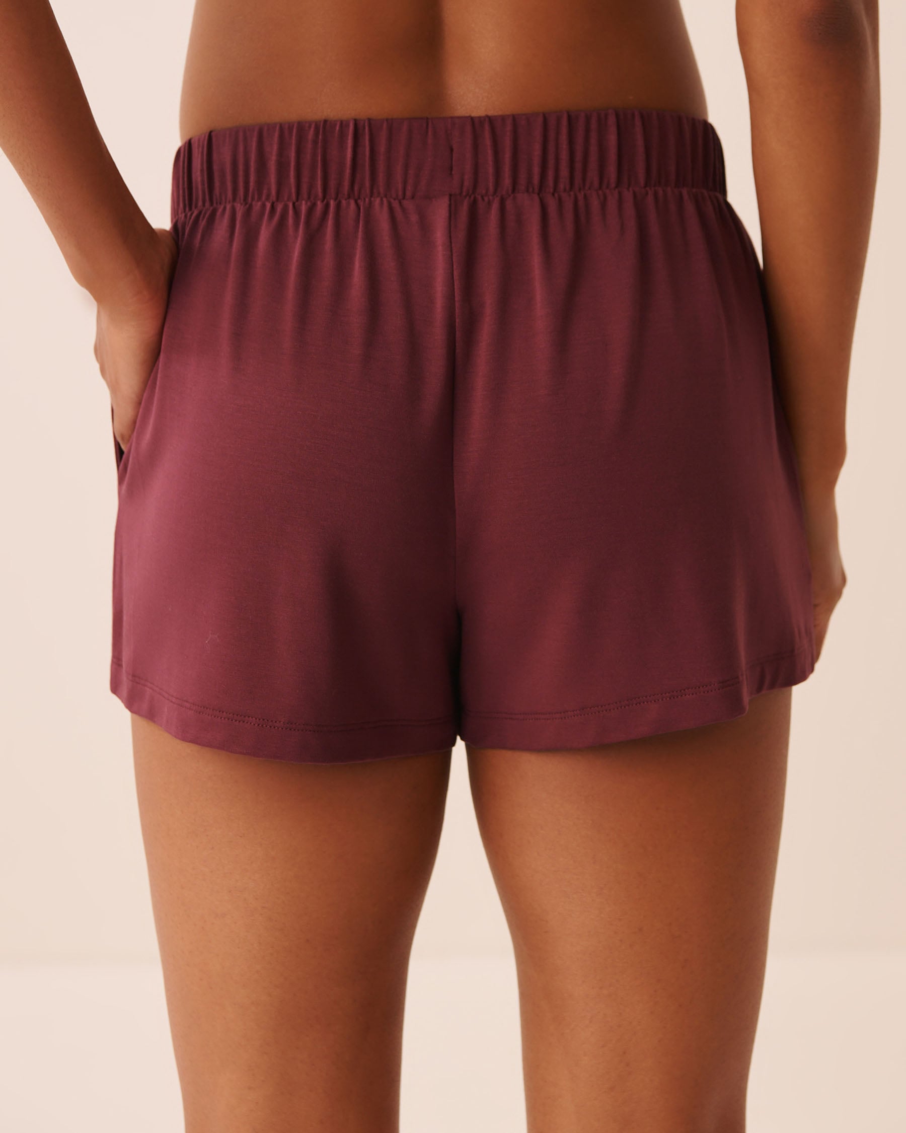 LA VIE EN ROSE Modal Shorts Burgundy 60200199 - View2
